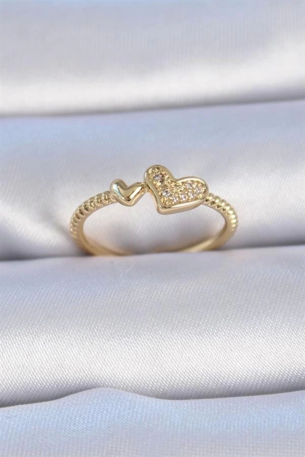 Lale Moda Pirinç Gold Renk Zirkon Taşlı Kalp Model Kadın Yüzük