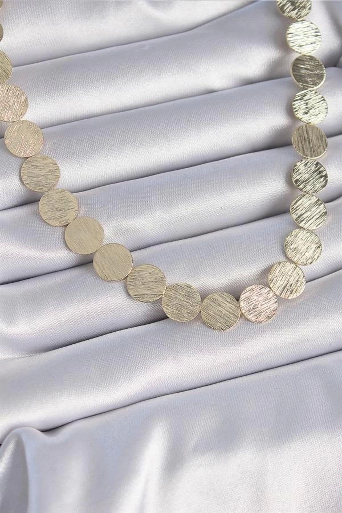 Lale Moda Pirinç Gold Renk Daire Plaka Model Kadın Kolye