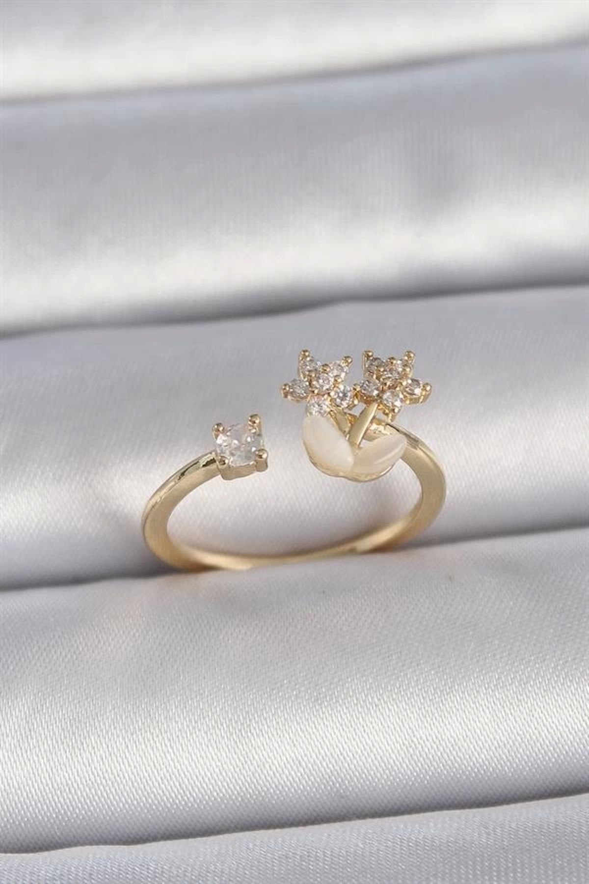 Lale Moda Pirinç Gold Renk Ayarlanabilir Zirkon Taşlı Yıldız Model Kadın Yüzük