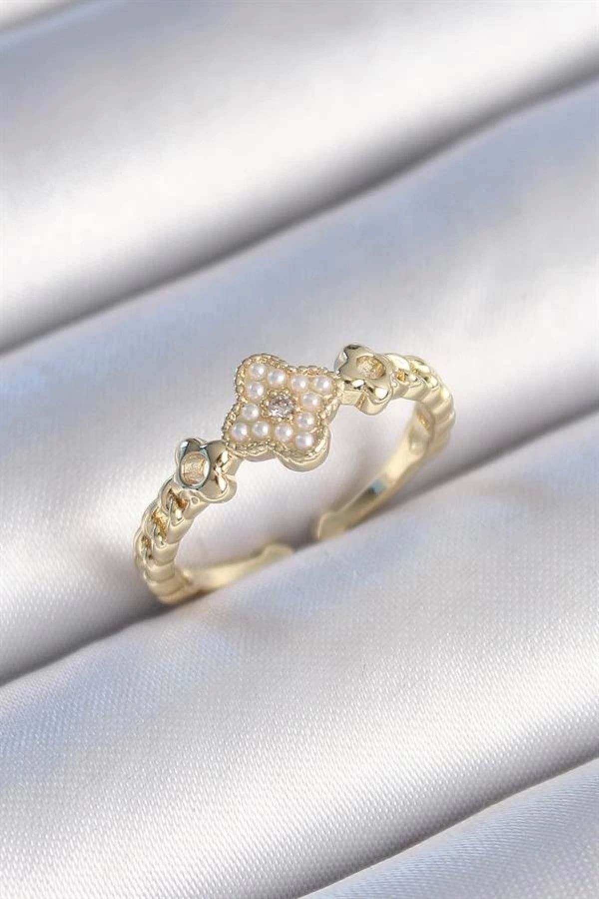 Lale Moda Pirinç Gold Renk İncili Yonca Model Zirkon Taş Detay Kadın Yüzük