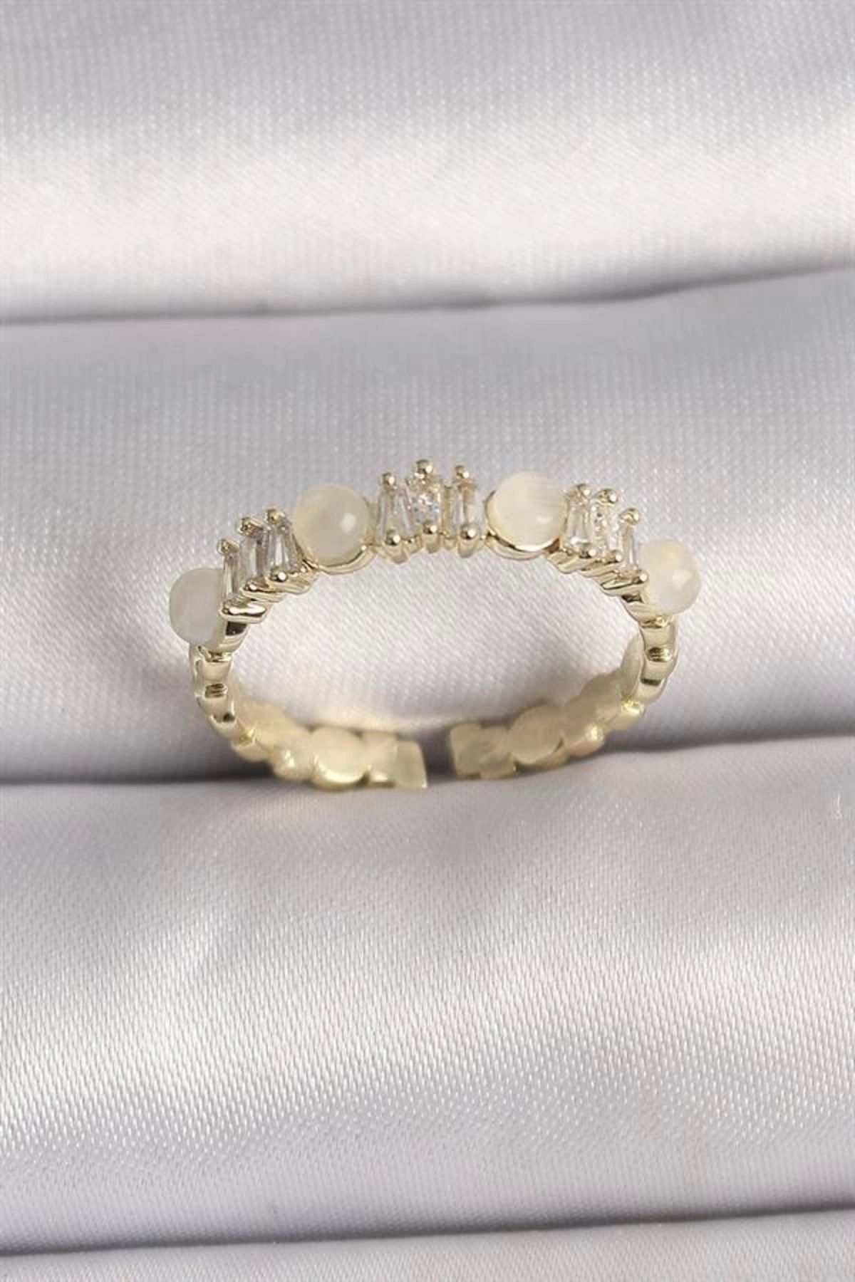 Lale Moda Pirinç Gold Renk Zirkon Taşlı Beyaz Mineli Ayarlanabilir Yüzük