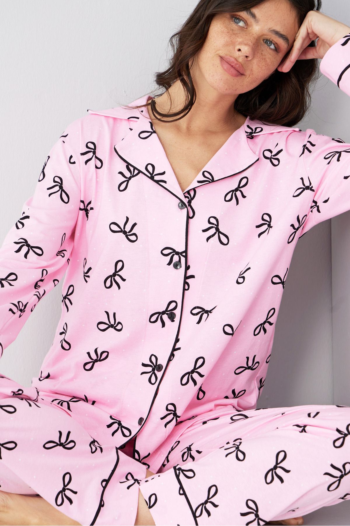 Siyah İnci pembe siyah fiyonk desenli Pamuklu Düğmeli Biyeli Örme Uzun Kollu Pijama Takım7887