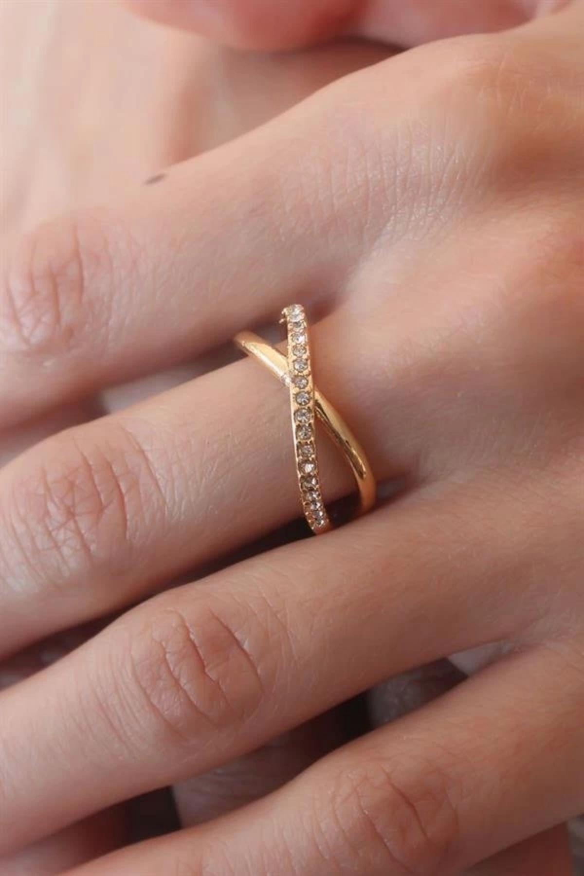 Lale Moda Gold Renk Zirkon Taşlı Kadın Yüzük