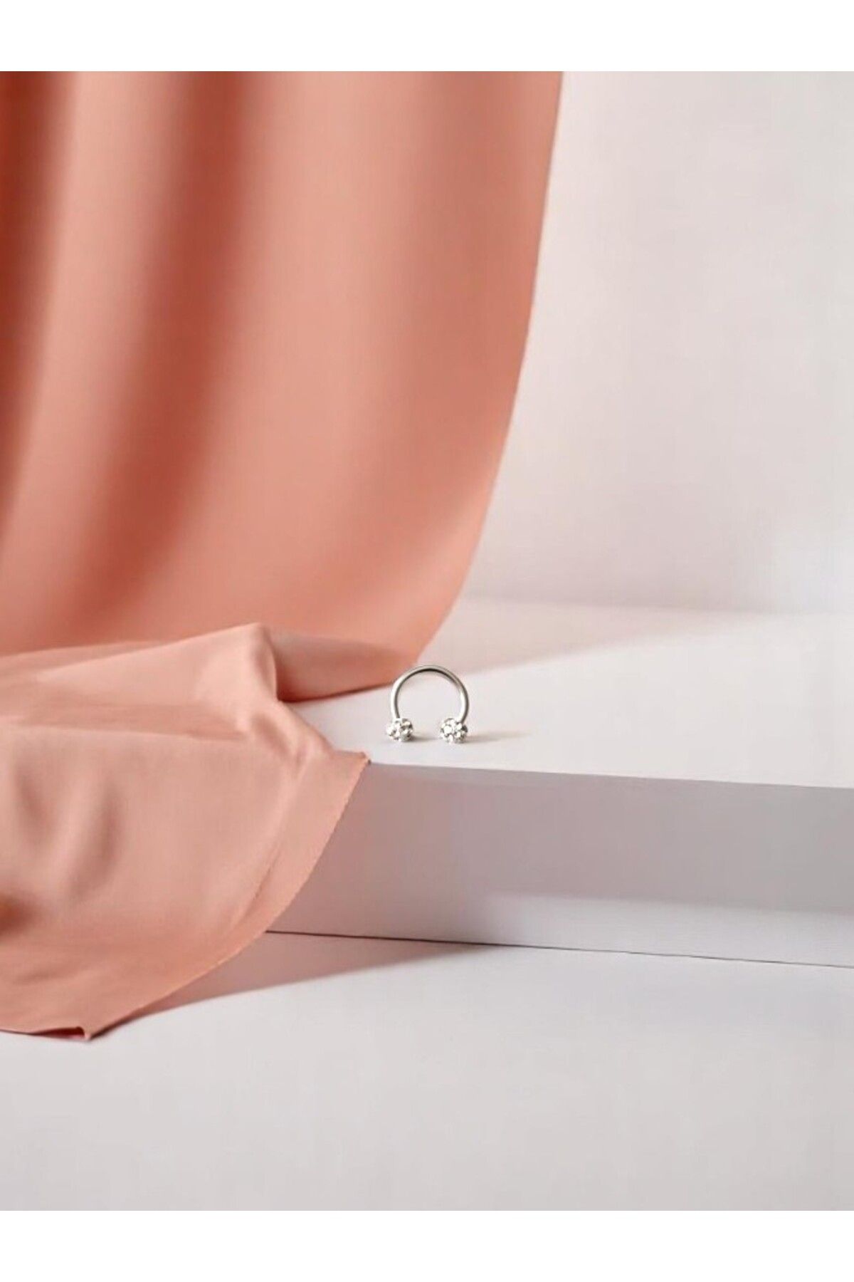 Desodes Gümüş Renk Kararmaz Minik Paslanmaz Çelik Piercing – Beyaz Zirkon Taşlı Tragus, Burun, Dudak