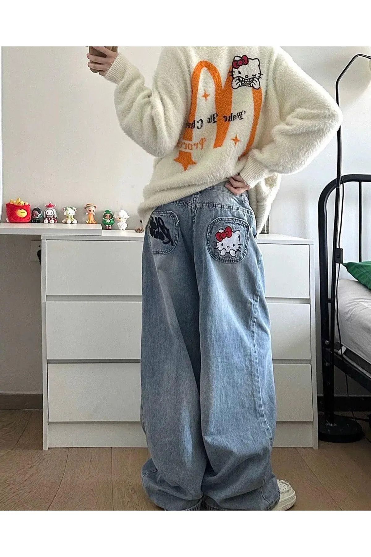 Gofeel Hello Kitty Detaylı Baggy Yıkamalı Mavi Jean