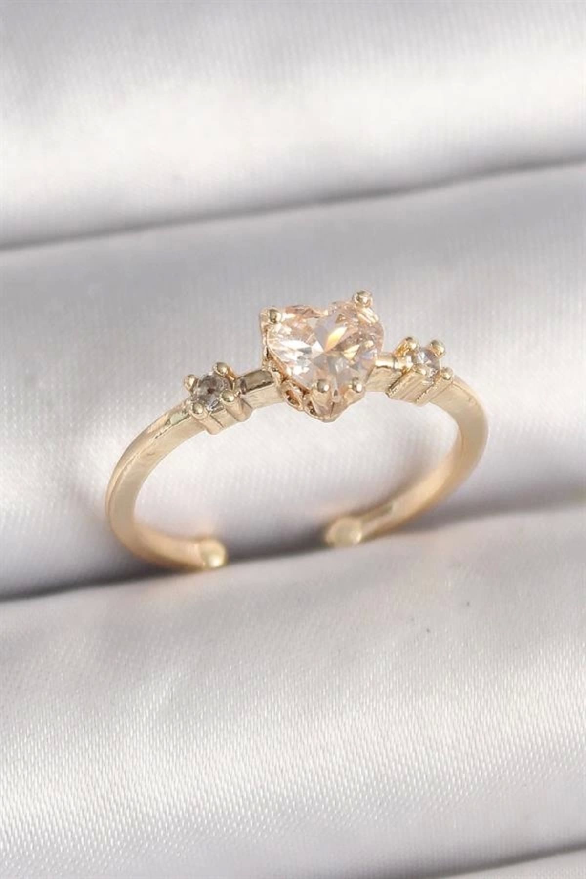 Lale Moda Pirinç Gold Renk Zirkon Taşlı Kalp Model Ayarlanabilir Kadın Yüzük