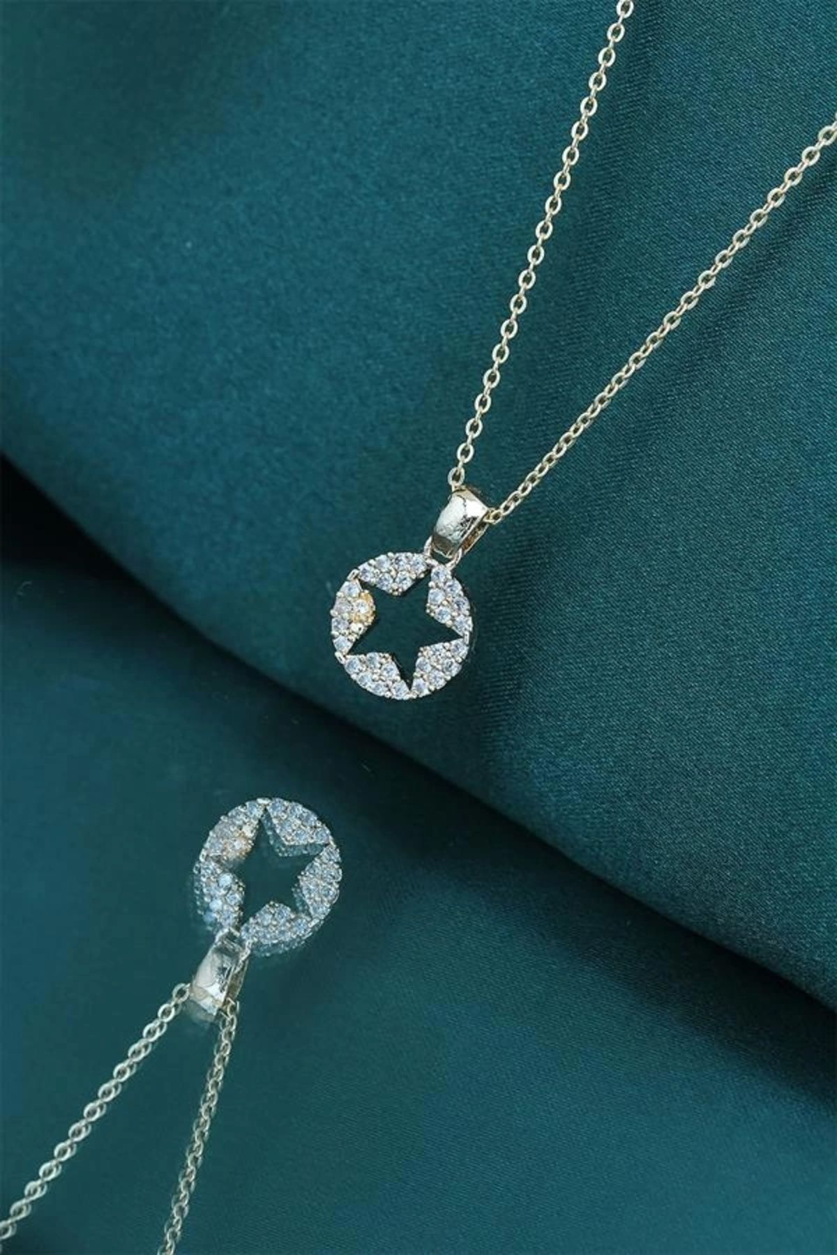 Lale Moda Yıldız Tasarım Gold Renk Kadın Kolye