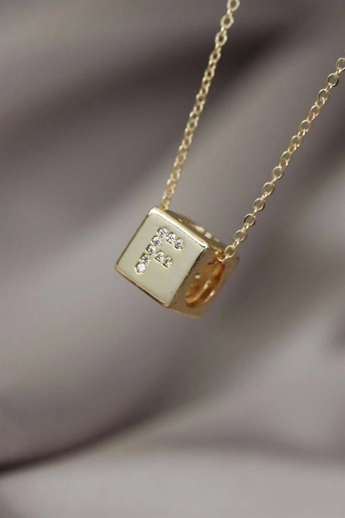 Lale Moda Küp Model Gold Renk Zirkon Taşlı F Harfli Kolye