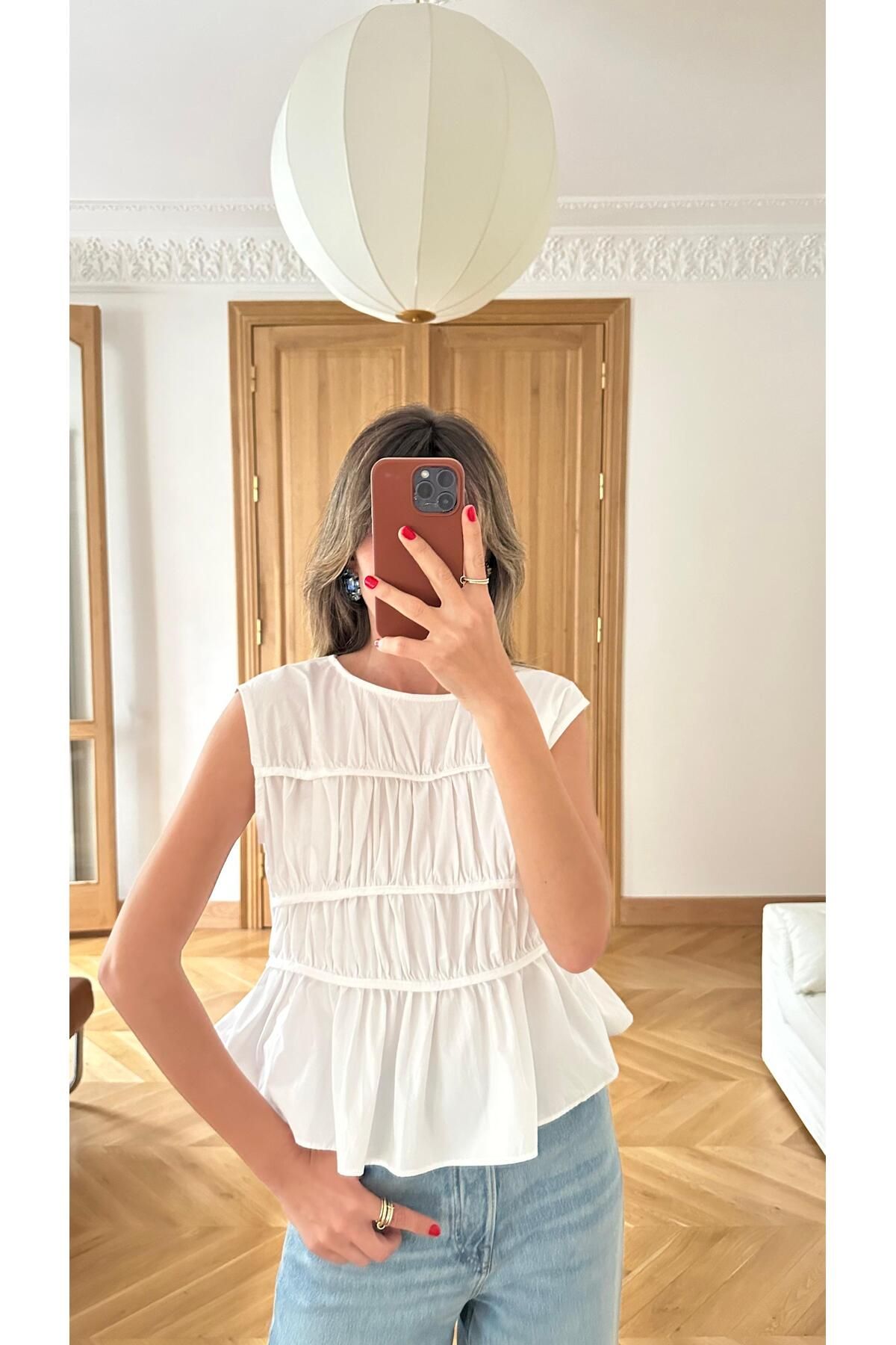 Askı Nişantaşı Beyaz Pens Detaylı Crop Bluz