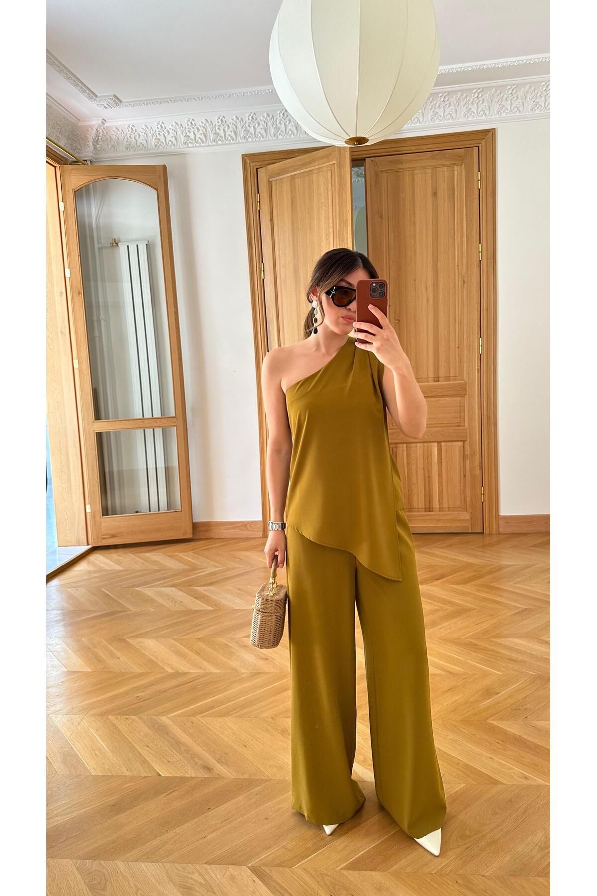 Askı Nişantaşı Yağ Yeşili Tek Kol Bluz Pantolon Takım
