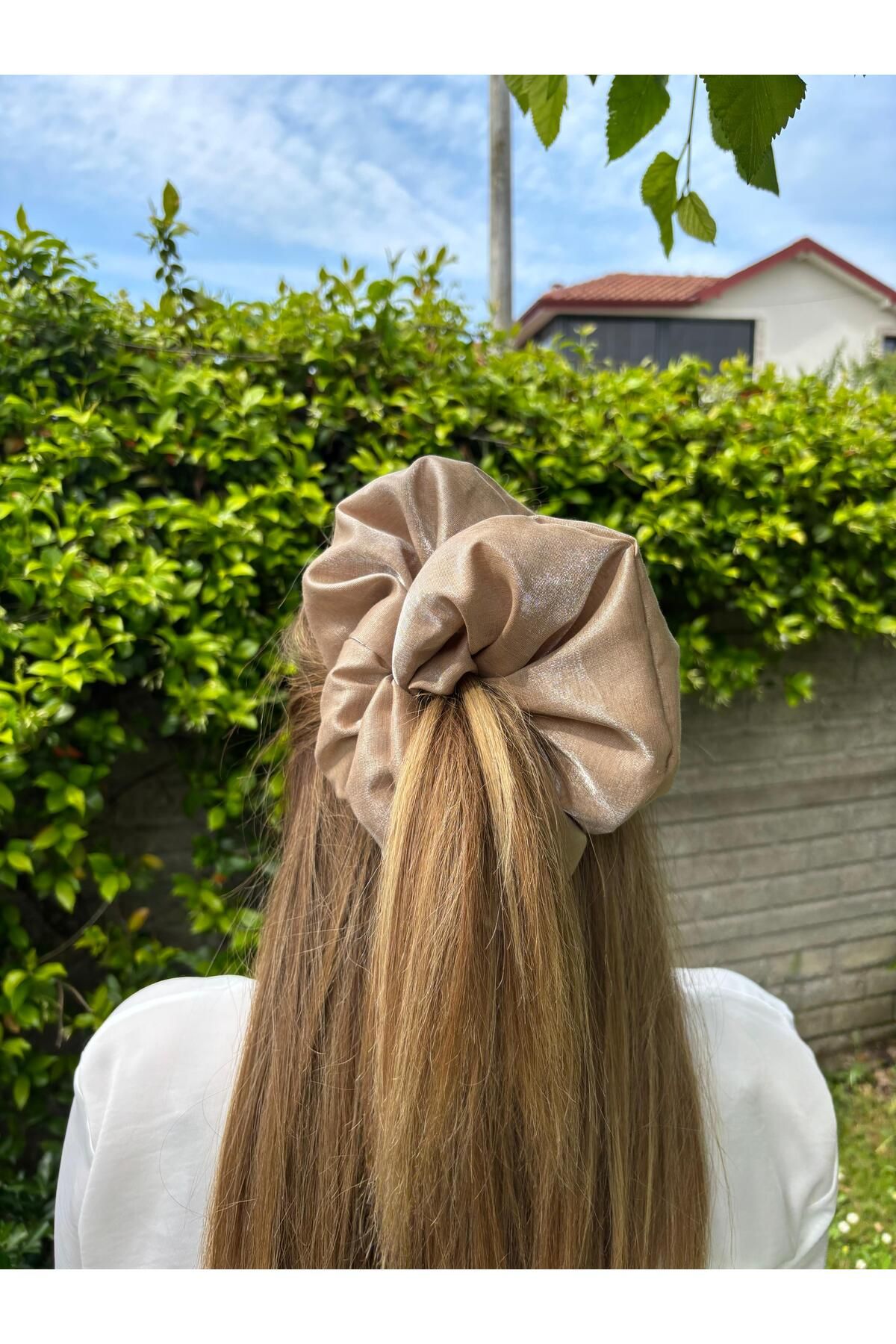KİKİYS Bej Rengi Kendinden Parlak XXL Saç Tokası Kadın Saç Aksesuarı Scrunchie