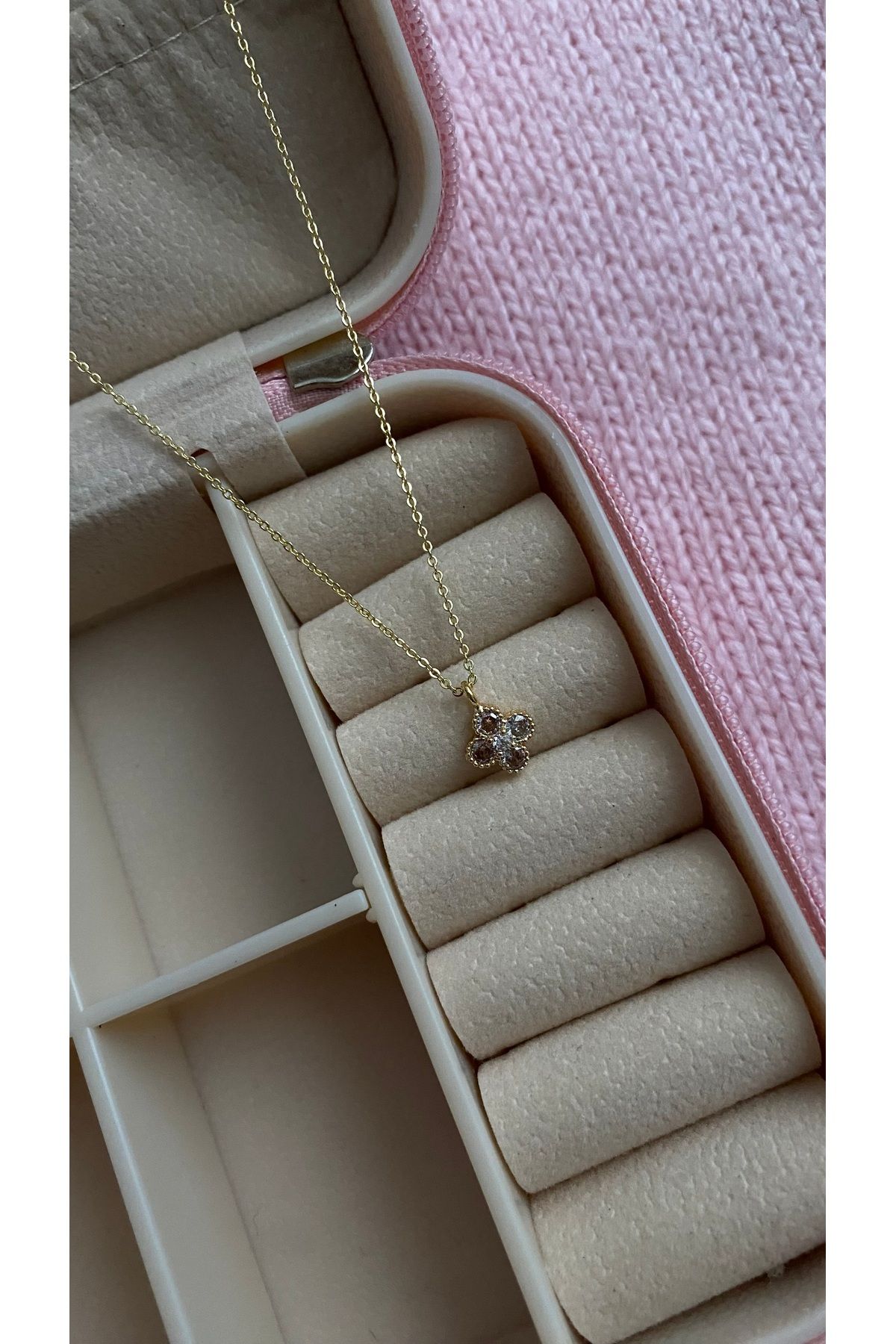 JEWELRY Zarif Yonca Kolye
