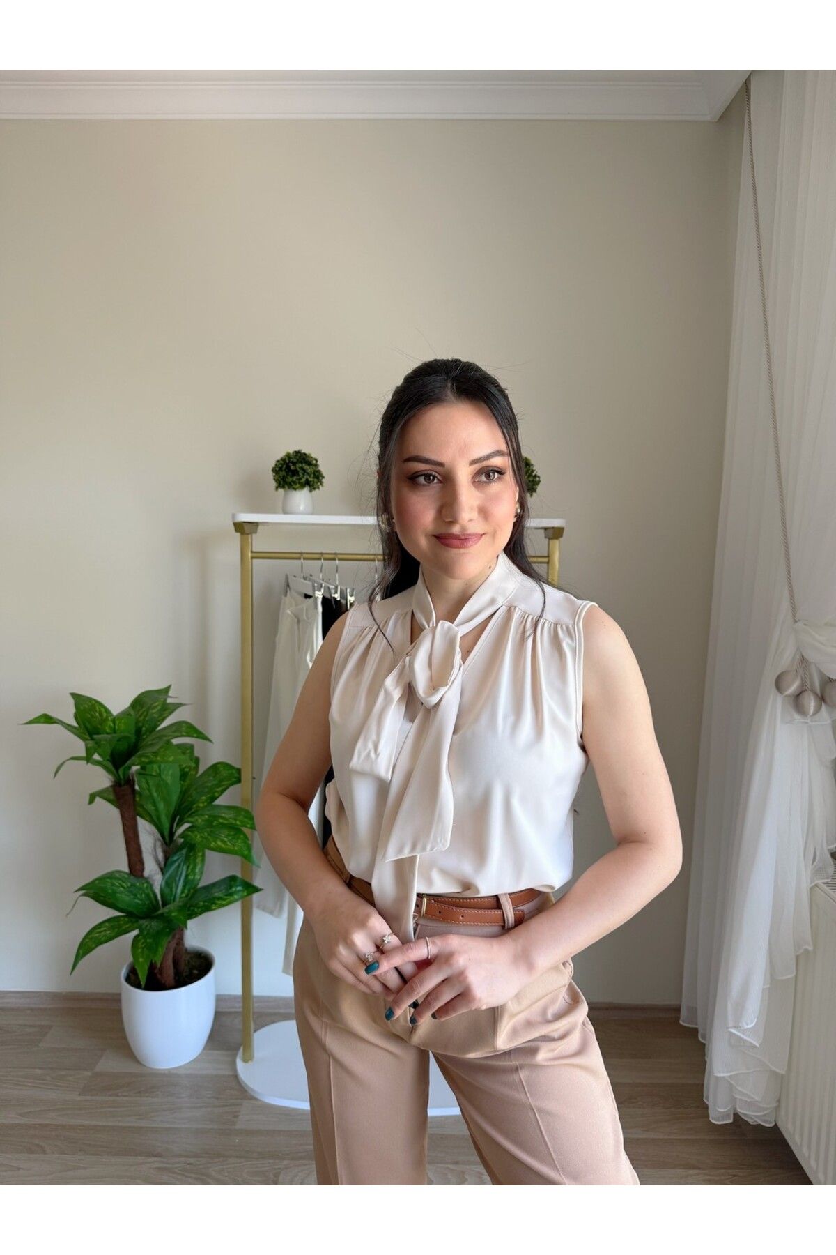 olina boutique Fularlı Kolsuz Bluz