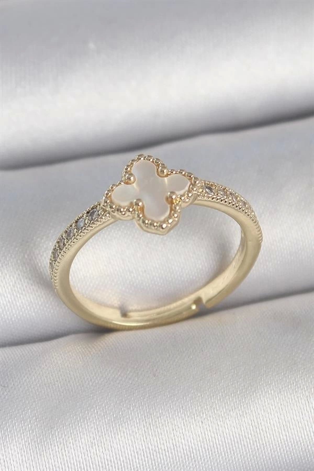 Lale Moda Pirinç Gold Renk Zirkon Taşlı Beyaz Mineli Yonca Model Ayarlanabilir Kadın Yüzük