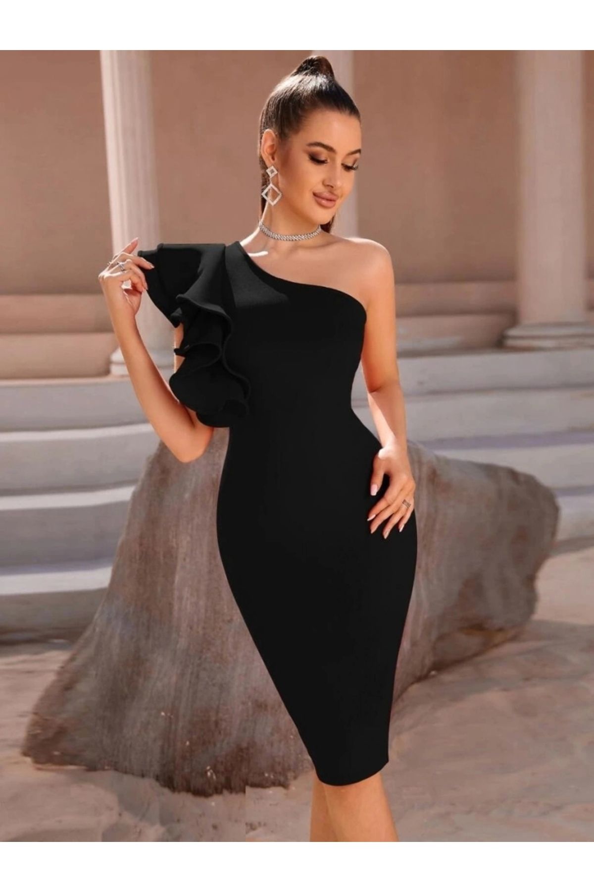 Butik Kadın Tek Omuzu Açık Diğer Omuz Volan Detay Midi Ithal Krep Elbise