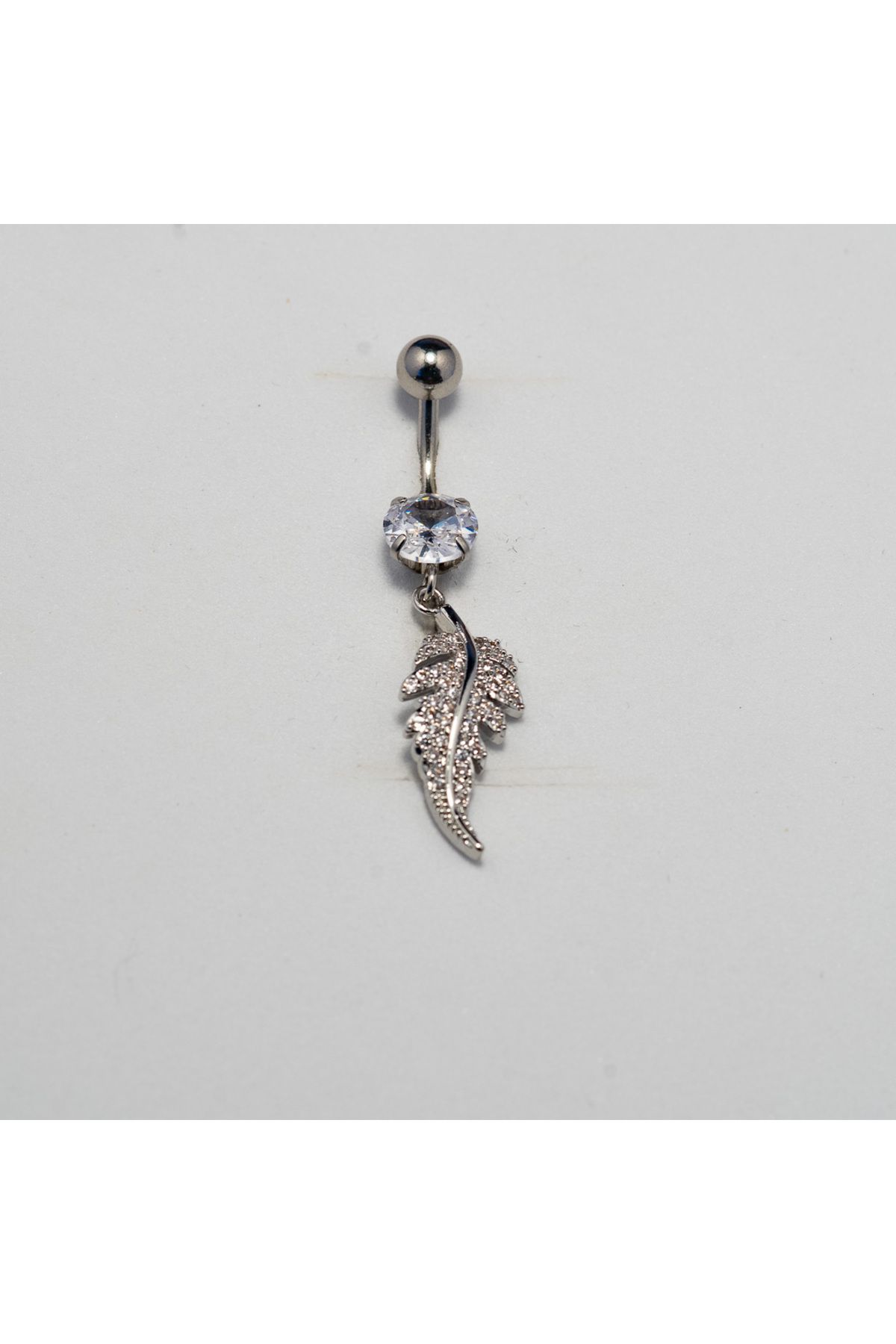 Piercing by Sever TÜY YAPRAK CERRAHİ ÇELİK GÖBEK BELLY PIERCING… GÜMÜŞ/SILVER RENKLİ ve ŞEFFAF TAŞLI.