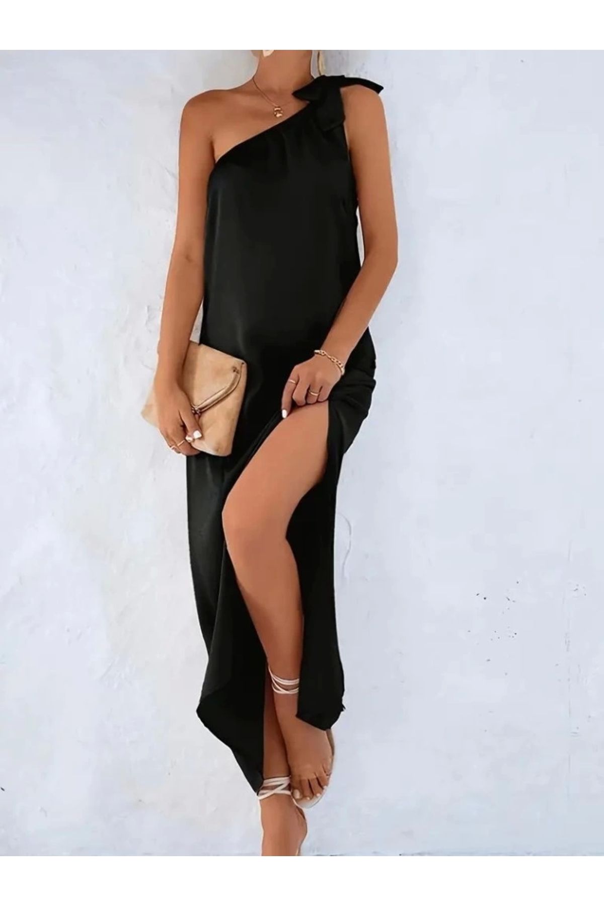 Butik Kadın Tek Omuzdan Askılı Kurdela Detaylı Yırtmaçlı Uzun Janjan Krep Elbise