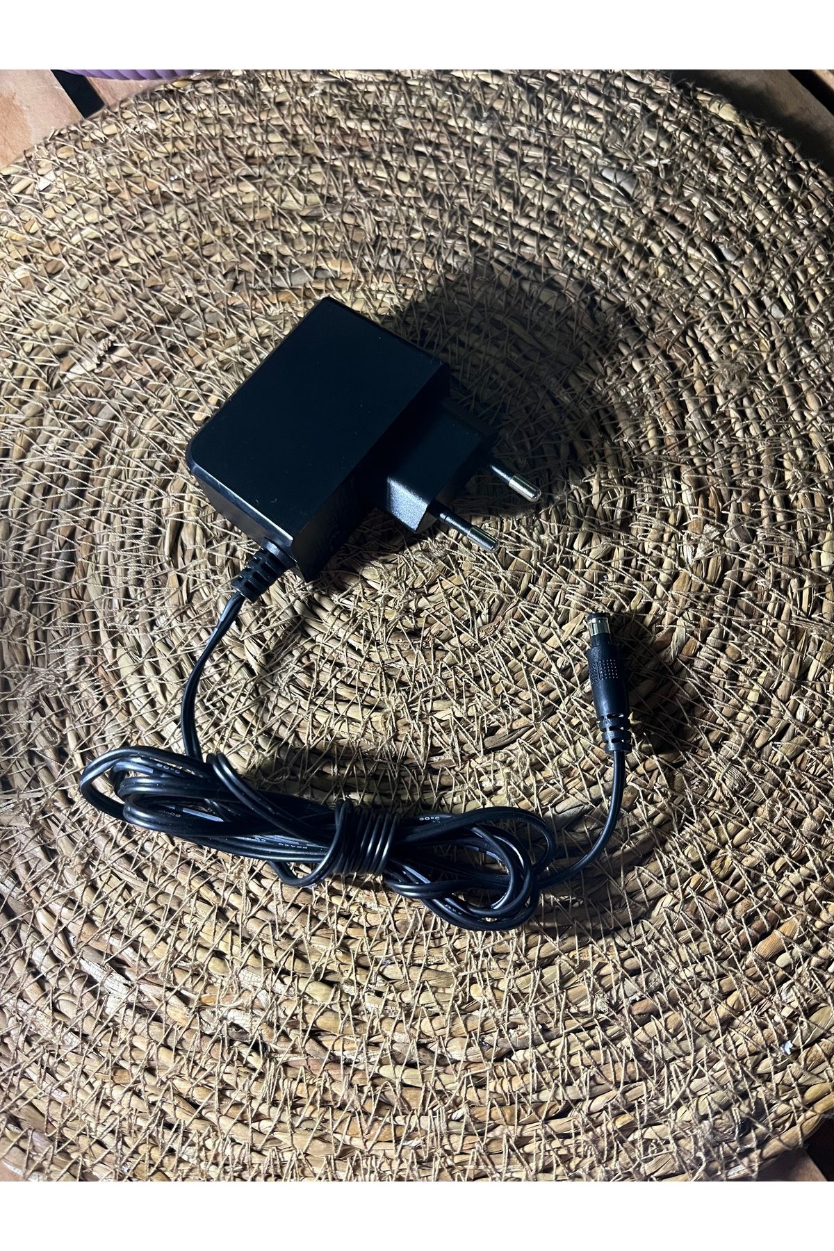 HERSEYBURADAA Meic AC Adaptör 12V 1,5A
