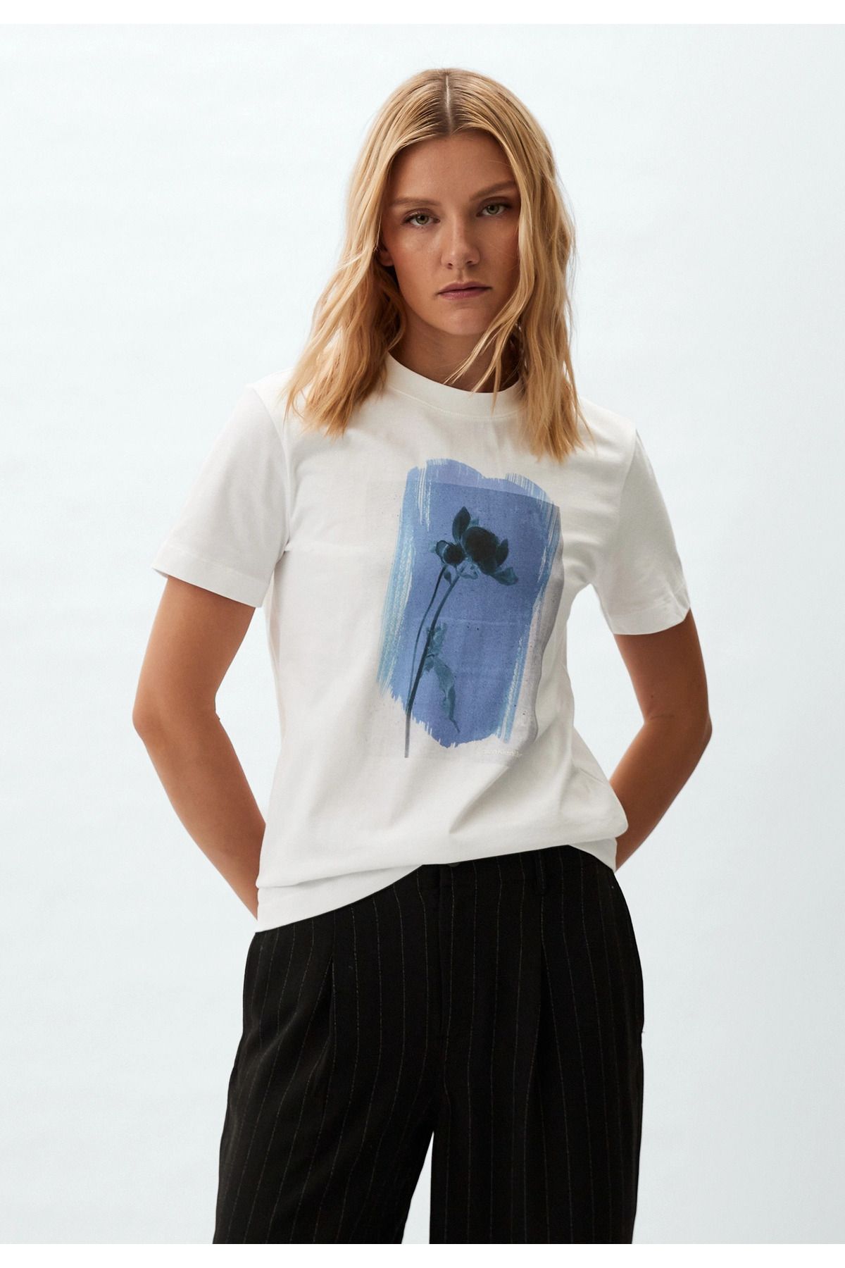 Calvin Klein Kadın Kısa Kollu Tişört J20J224908yaf