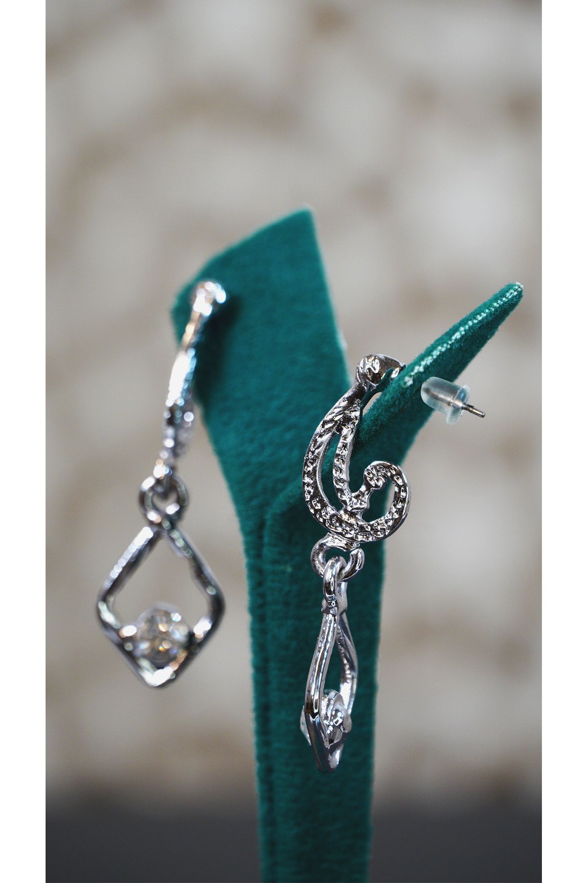 Jewerly Bak butik Taşli 2 Parçesi Çelik Kadin Küpe 2 farkli renk