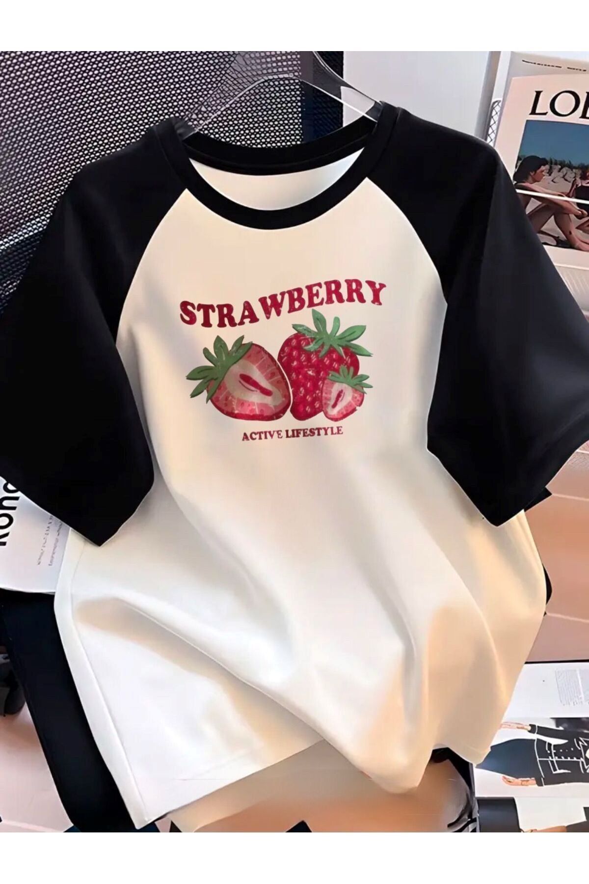 Sweetline Çilek Baskılı Süprem Beyaz Siyah Reglan Kol T-Shirt - Oversize Bisiklet Yaka Tişört