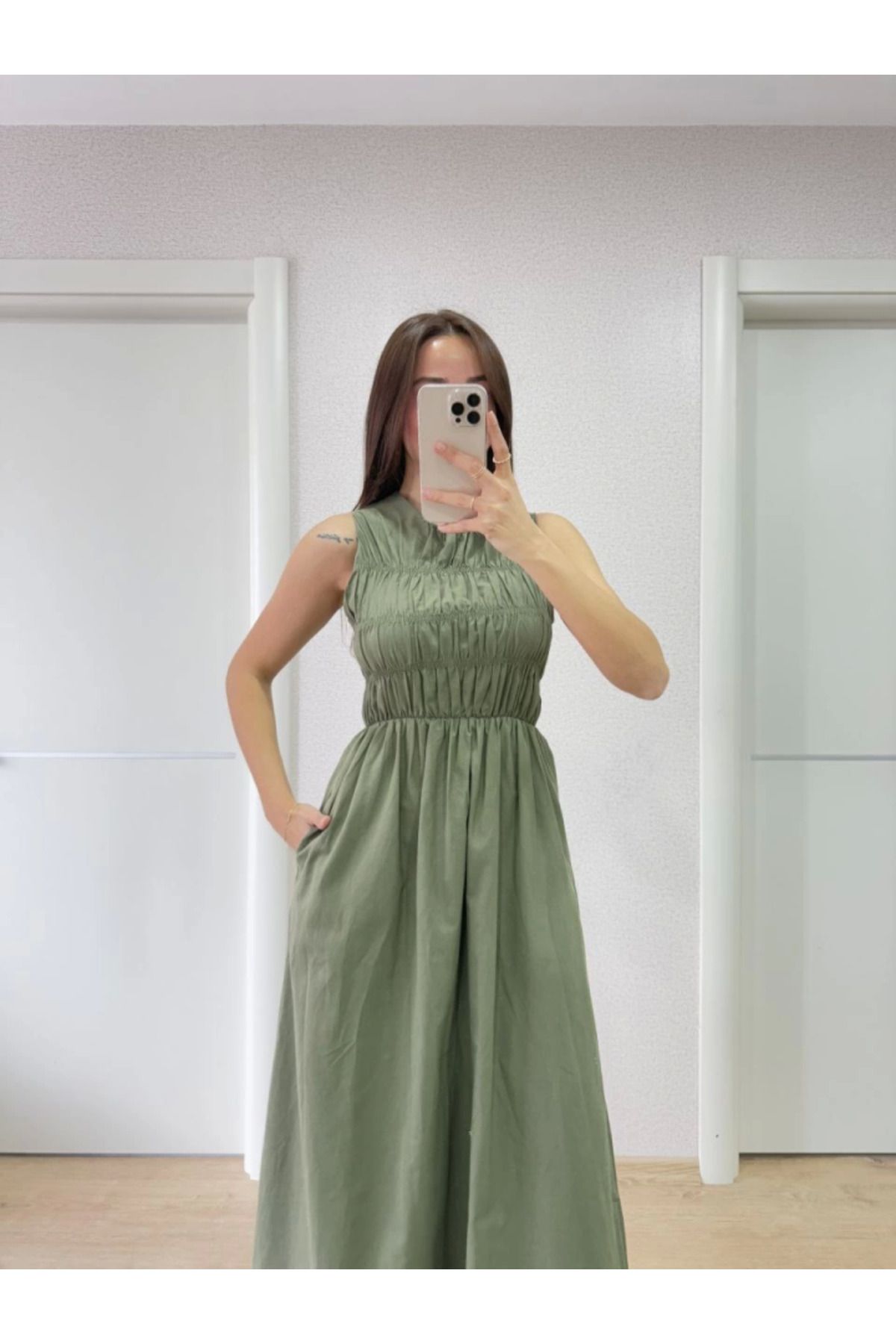 velmorafashion Kolsuz Göğüs Lastıklı Uzun Elbise - Yeşil
