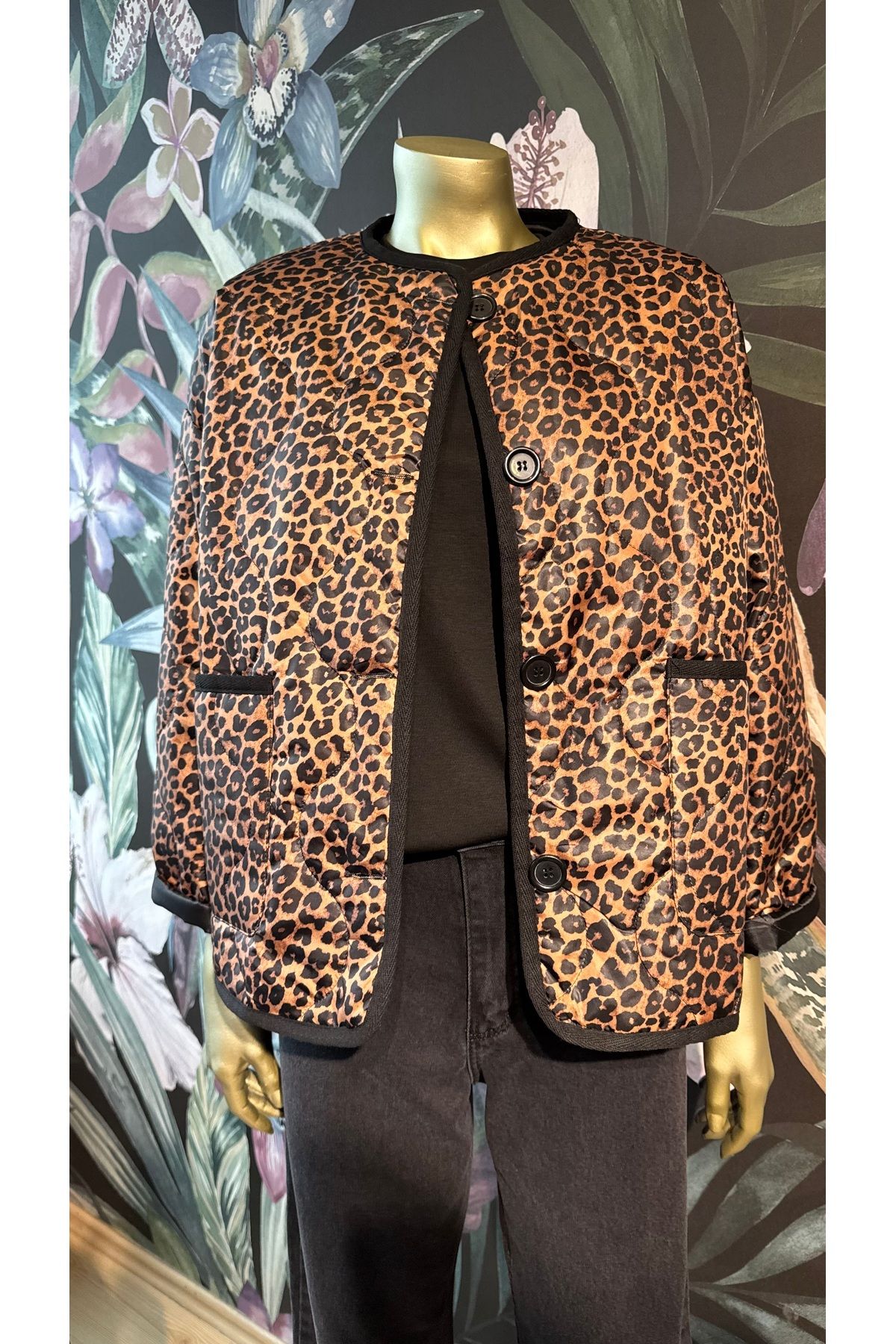 Büşra Butik Leopar Ceket