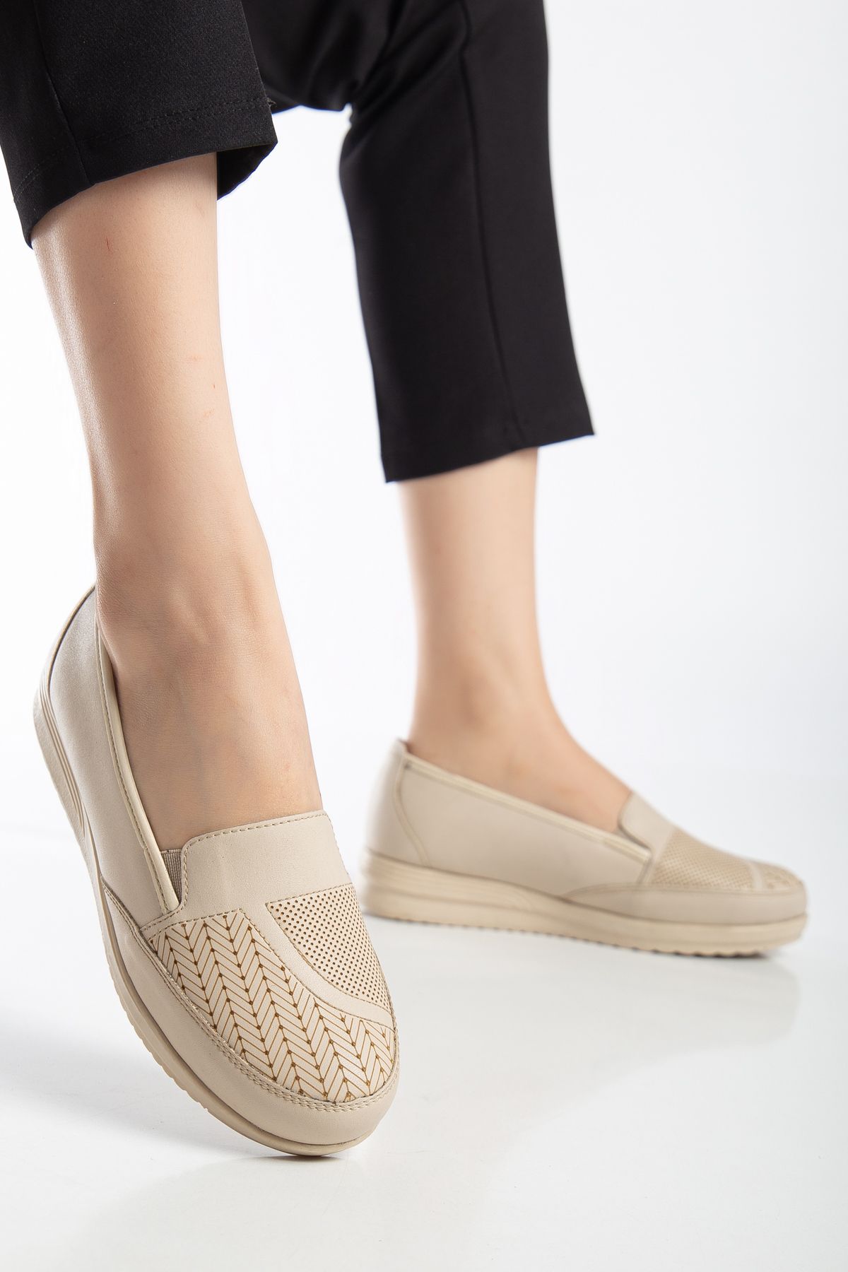 THE FRİDA SHOES Alçak Ortopedik Taban Günlük Yumuşak İçi Deri Kadın Ayakkabı Fr956