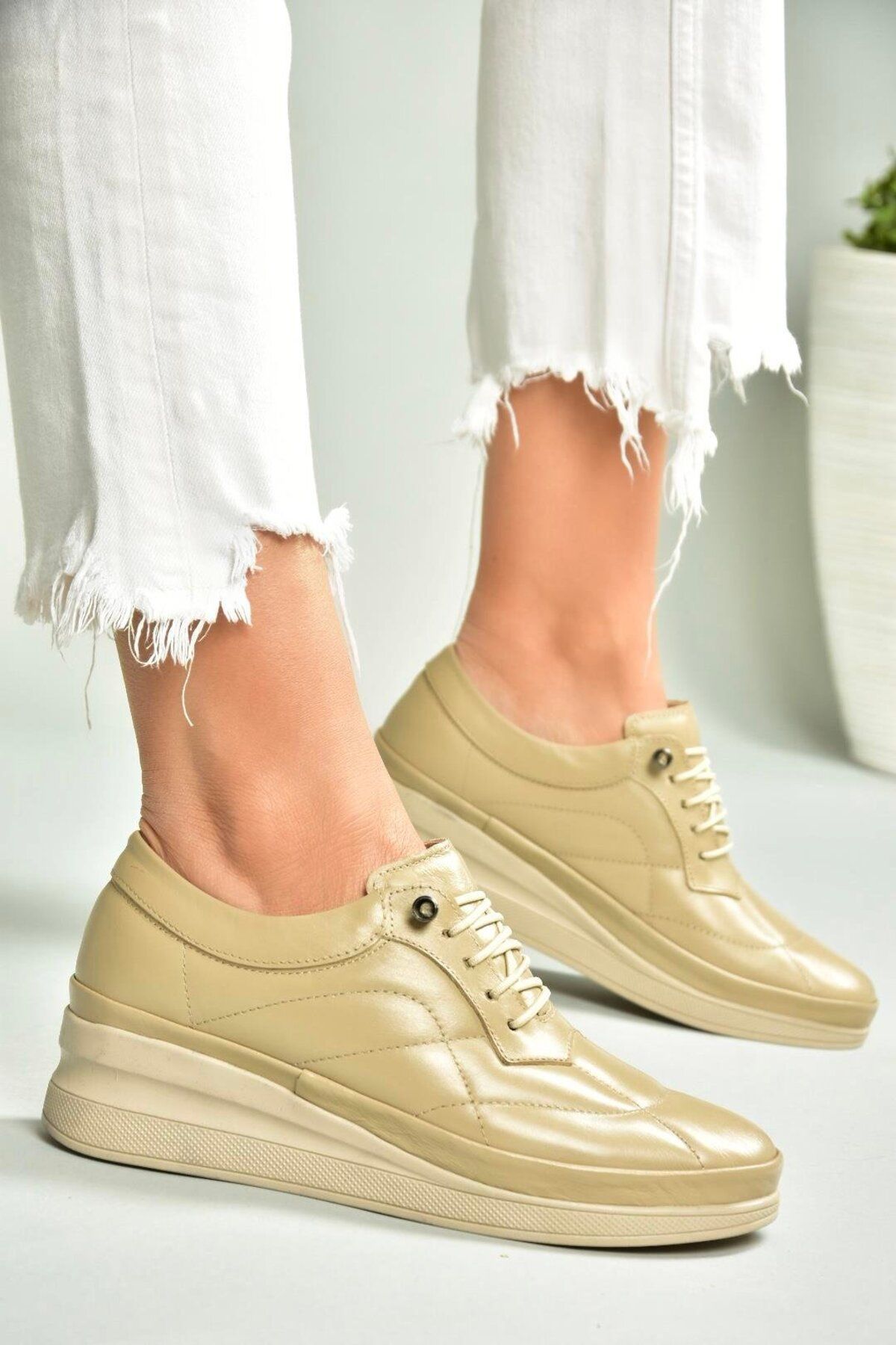 Fox Shoes U555301303 Bej Hakiki Deri Günlük Kadın Ayakkabı