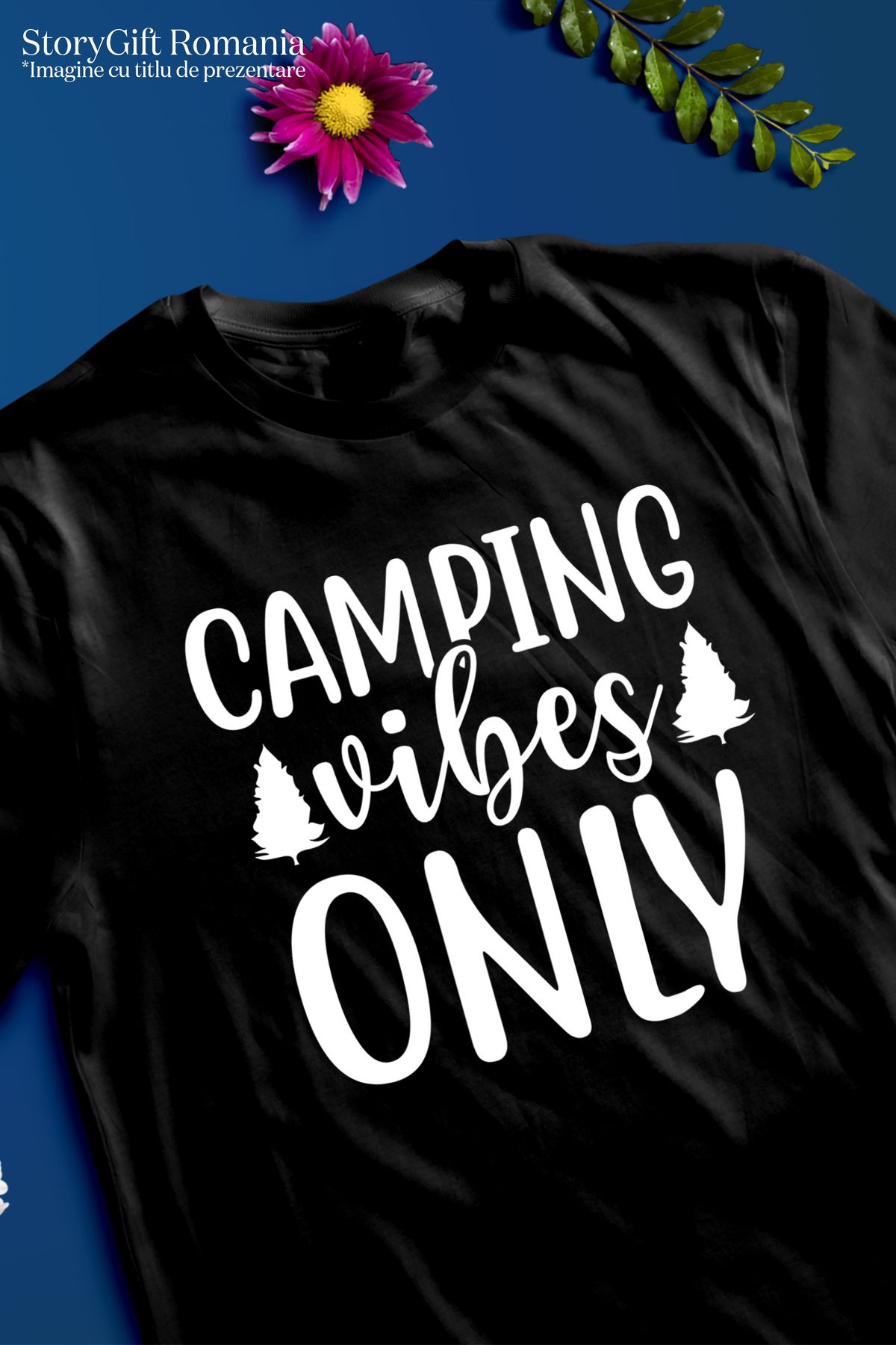 StoryGift Romania-Tricou bărbătesc cu niște copaci și textul în engleză „camping Vibes Only” - Stg Vibes Only 2