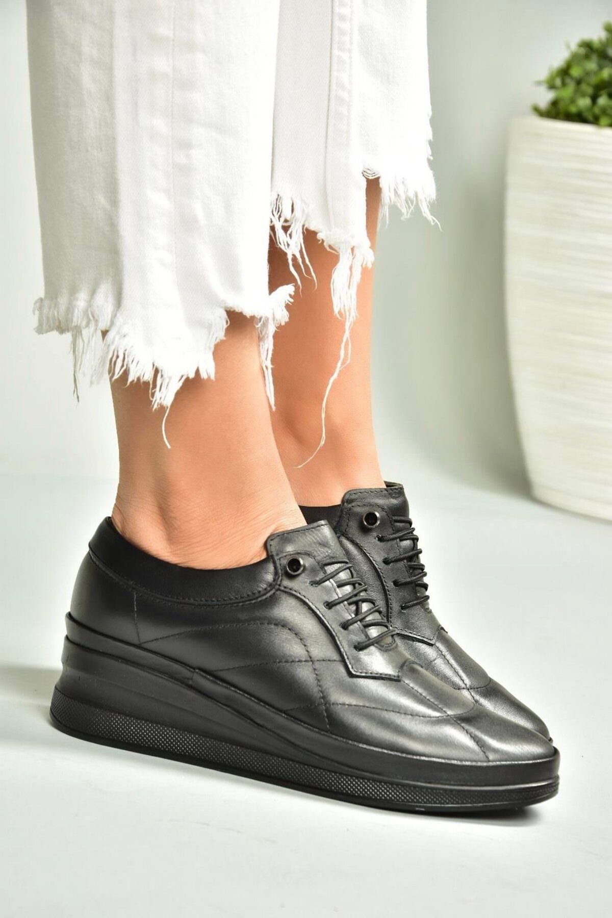 Fox Shoes U555301303 Siyah Hakiki Deri Günlük Kadın Ayakkabı