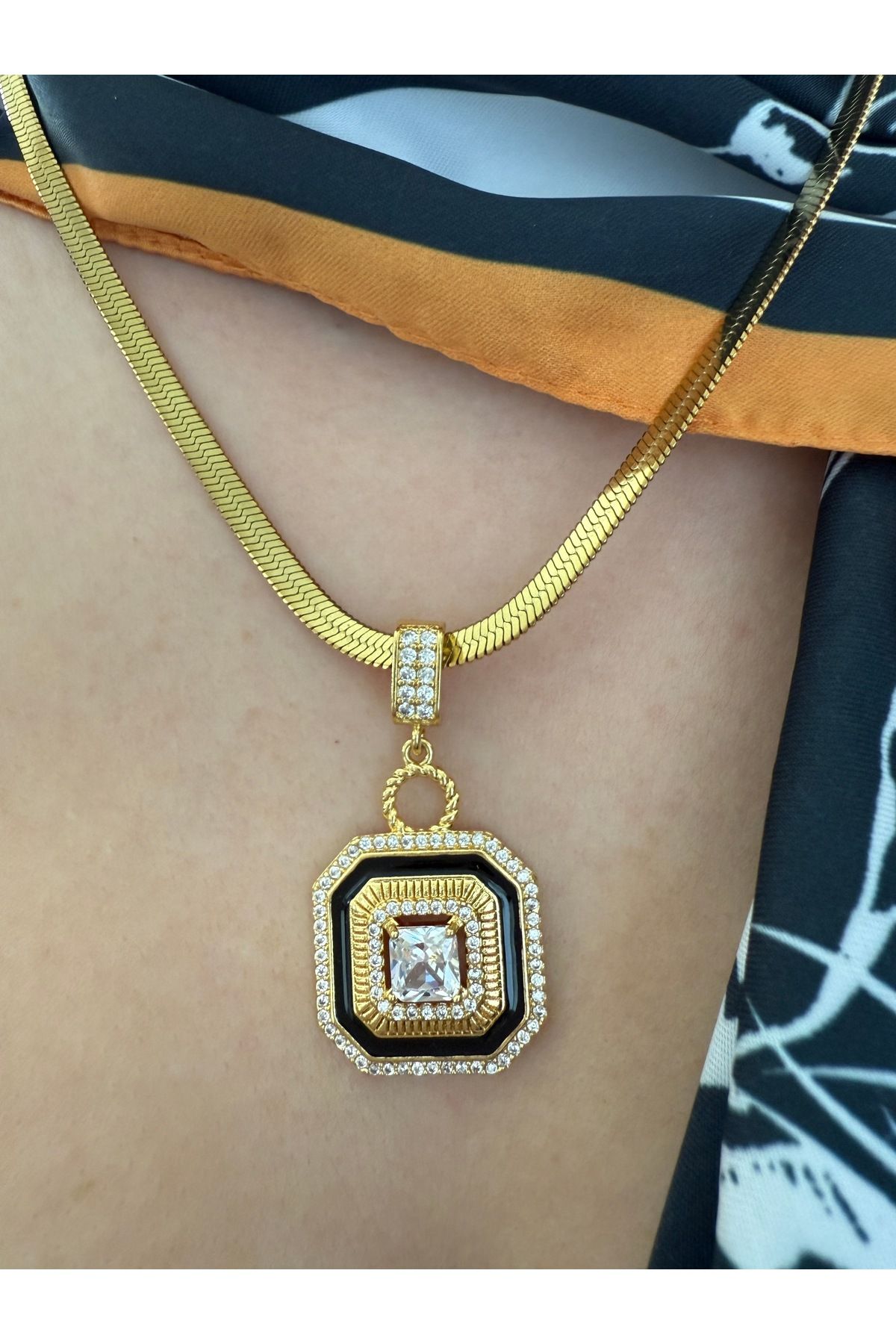 Pinery Jewels İtalyan Zincir Kare Taşlı Kararmaz Paslanmaz Çelik Kadın Kolye – Modern ve Şık Tasarım