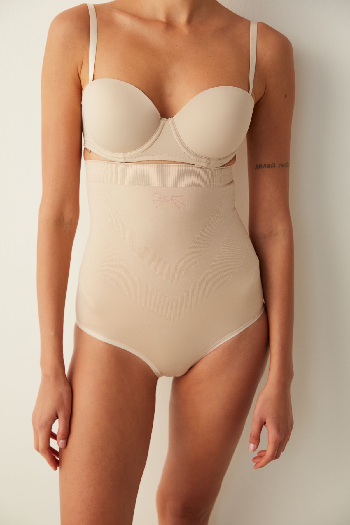 Penti-Corset fără sudură de culoare nudă 1