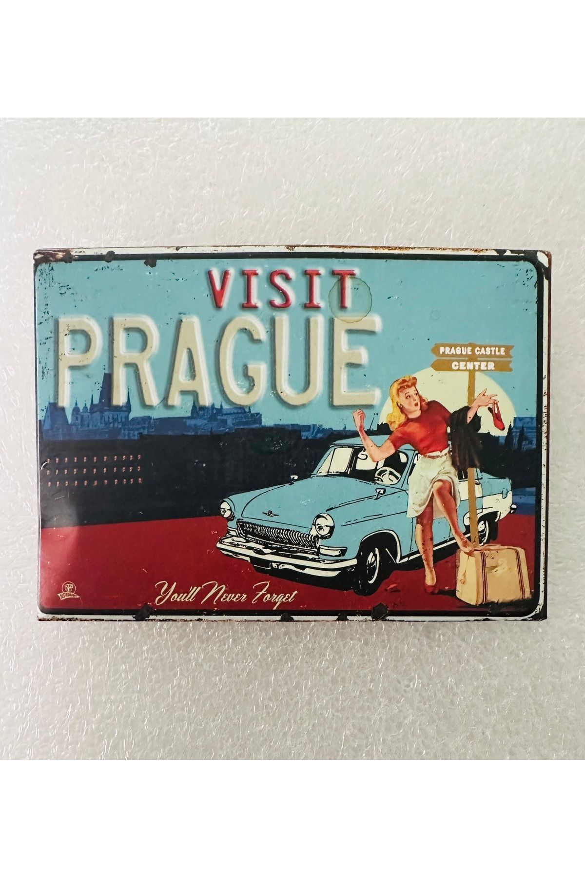 Magnetix Prag retro metal magnet.