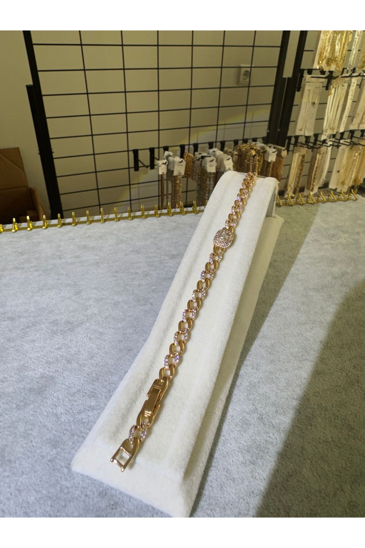 XUPING JEWELRY 18K ALTIN KAPLAMA ÇELİK PASLANMAZ KARARMAZ KADIN BİLEKLİK
