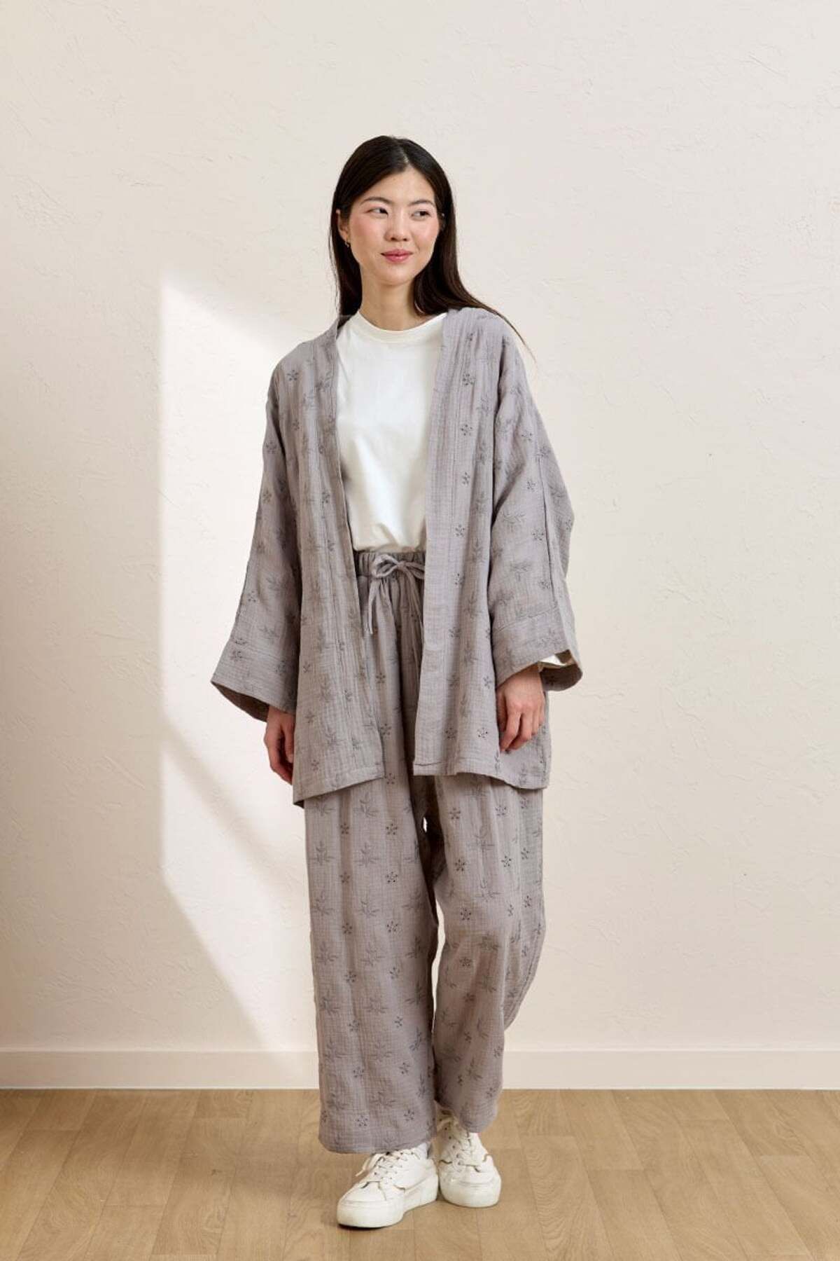 Ceylan Otantik Gri Fistolu Müslin Kısa Kimono