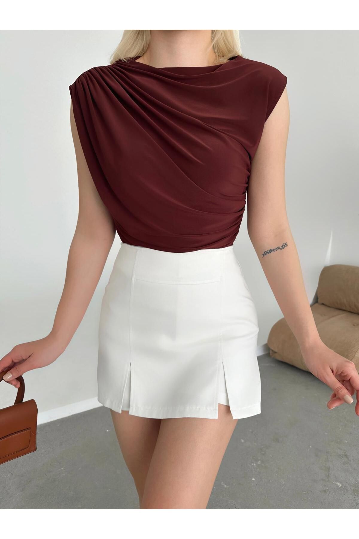 ladyzey kadın bordo sandy kumaş çapraz büzgü detaylı kolsuz bluz