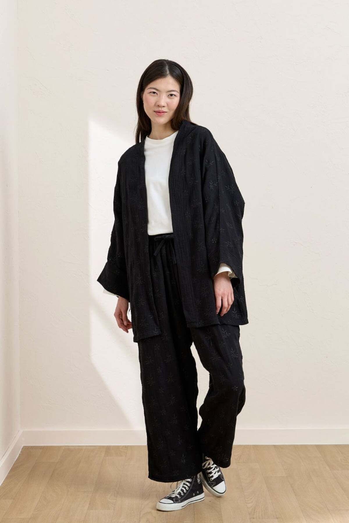 Ceylan Otantik Siyah Fistolu Müslin Kısa Kimono