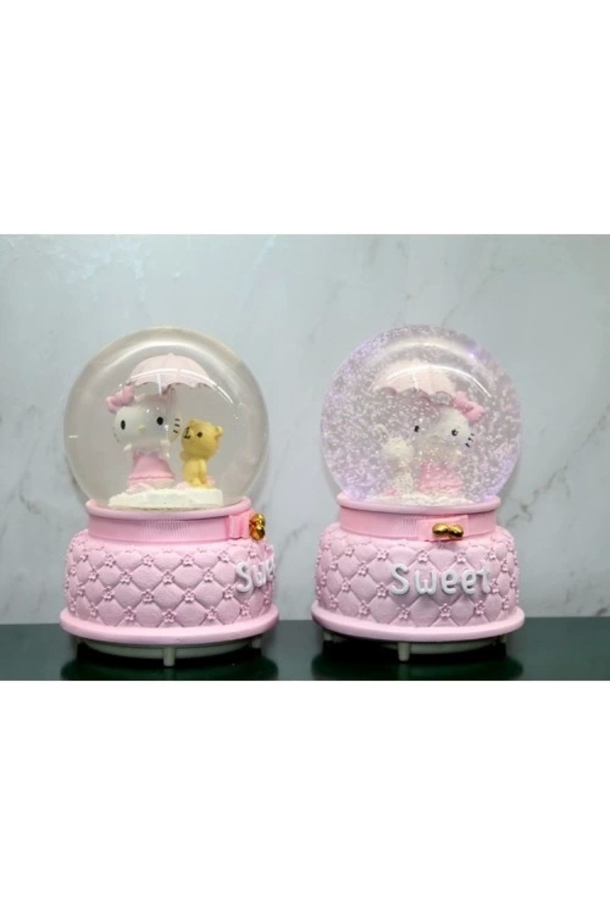 PRATİKOBA Hello Kitty İçi Dönmeli Püskürtmeli Işıklı Müzikli Kar Küresi Büyük Boy Model 1