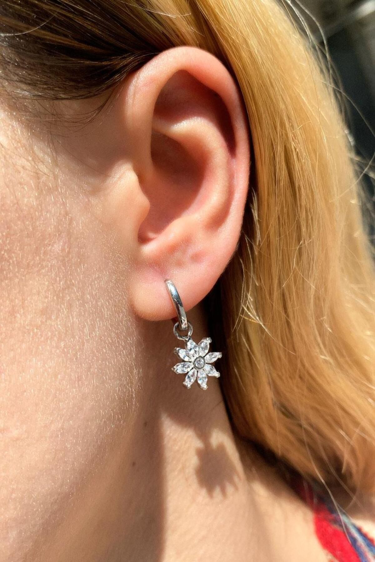 Spossy Silver Jewelry Papatya Küpe