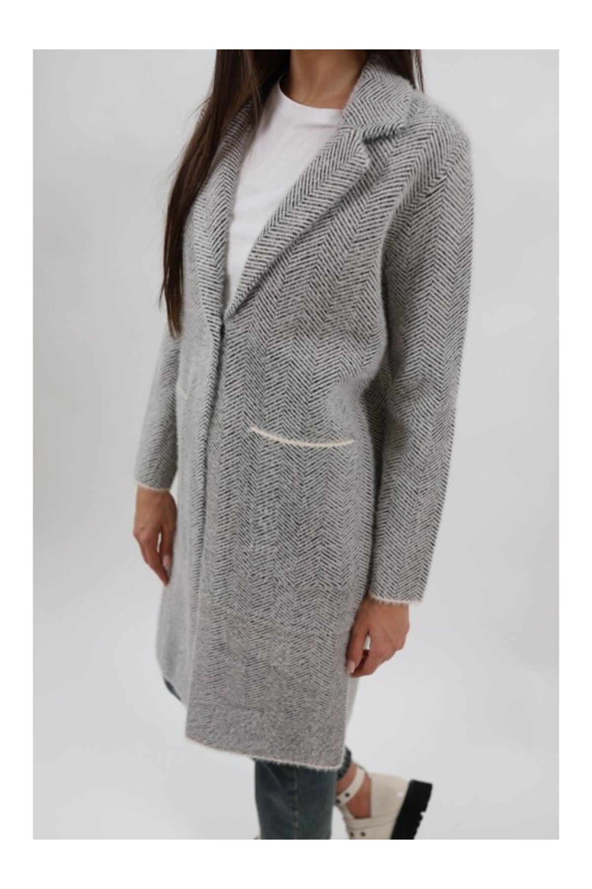 Lamiar-LONG COAT WITH POCKET UNLINED CLOSURE WITH ONE BUTTON UNIQUE WAIST Black 3
