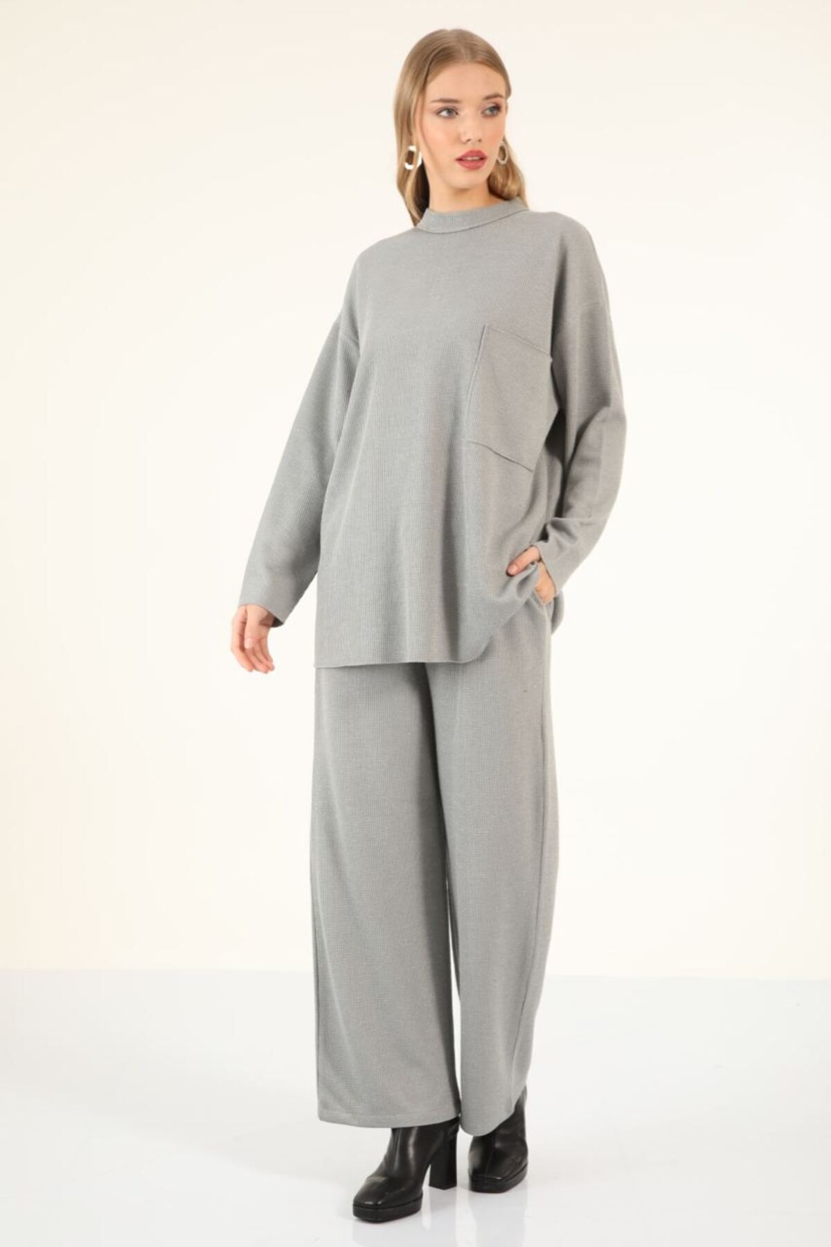 Suede Style 5387 - 3 Craby Arkadan Fermuarlı Cep Detaylı Rahat-Şık Takım