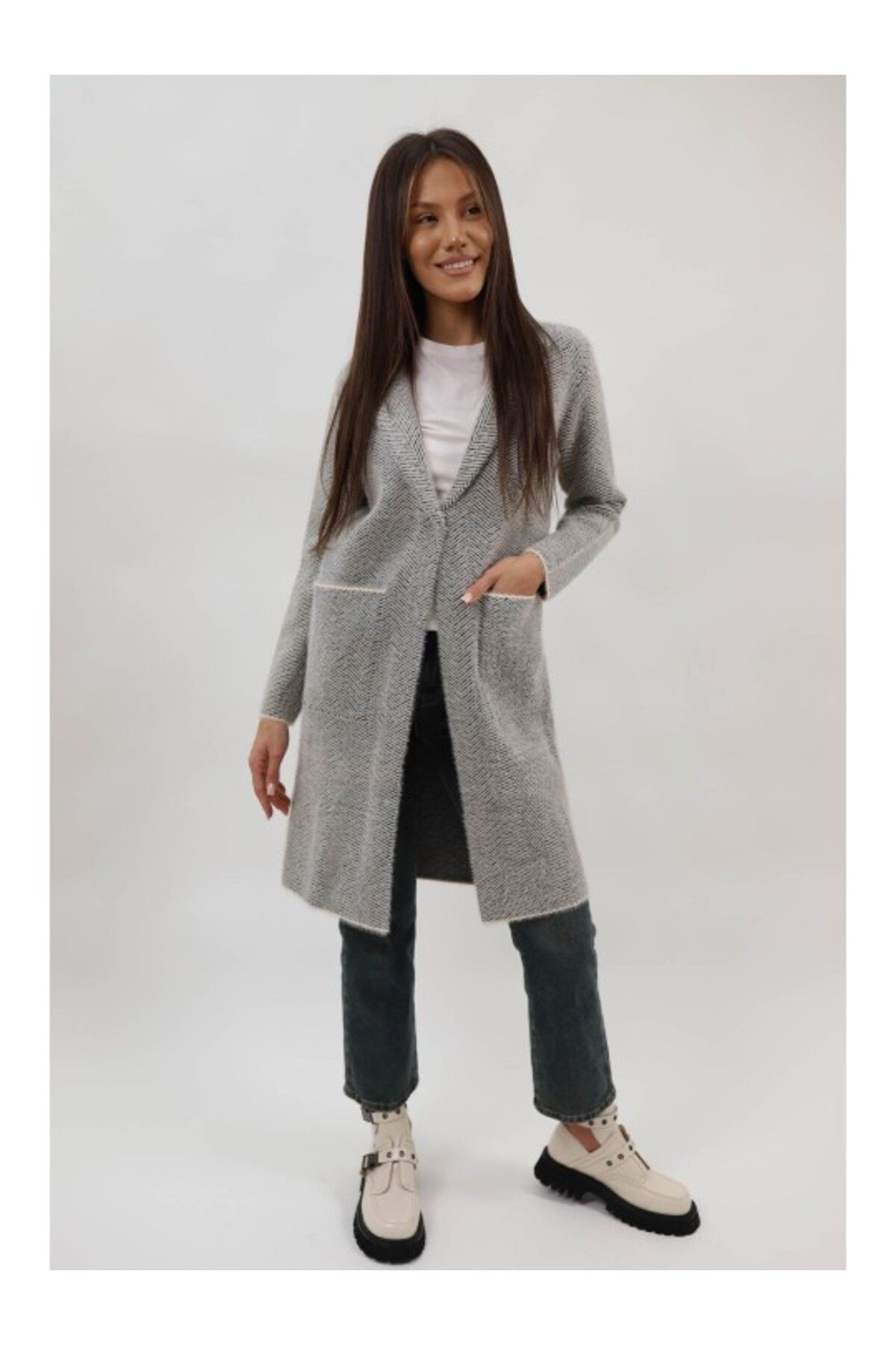 Lamiar-LONG COAT WITH POCKET UNLINED CLOSURE WITH ONE BUTTON UNIQUE WAIST Black 2