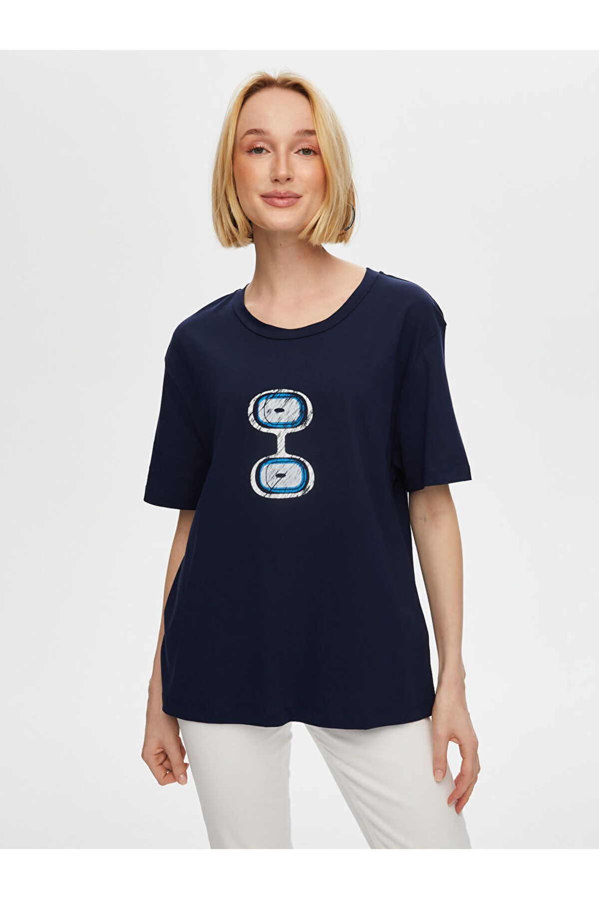 Faik Sönmez Kadın Önü Nazar Boncuğu Baskılı Yuvarlak Yaka Pamuklu T-Shirt
