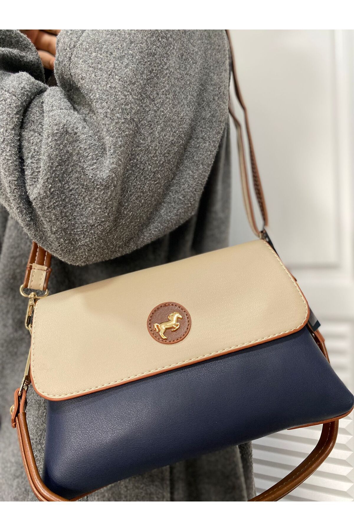 ST Bags Kadın Lacivert Krem Günlük Kullanım 3 Bölmeli Omuz Çantası