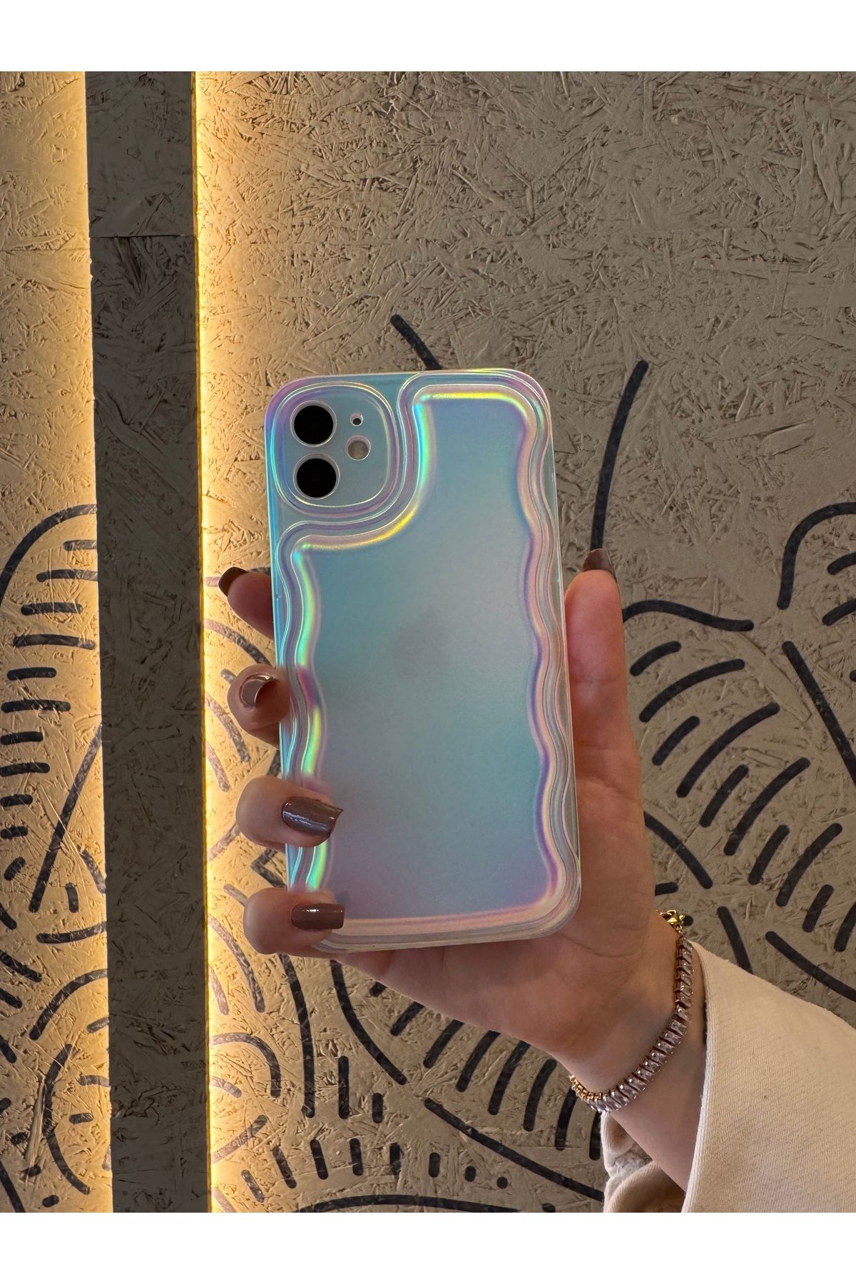 Mois Case İPhone 12 uyumlu Zigzaglı Hologramlı kılıf