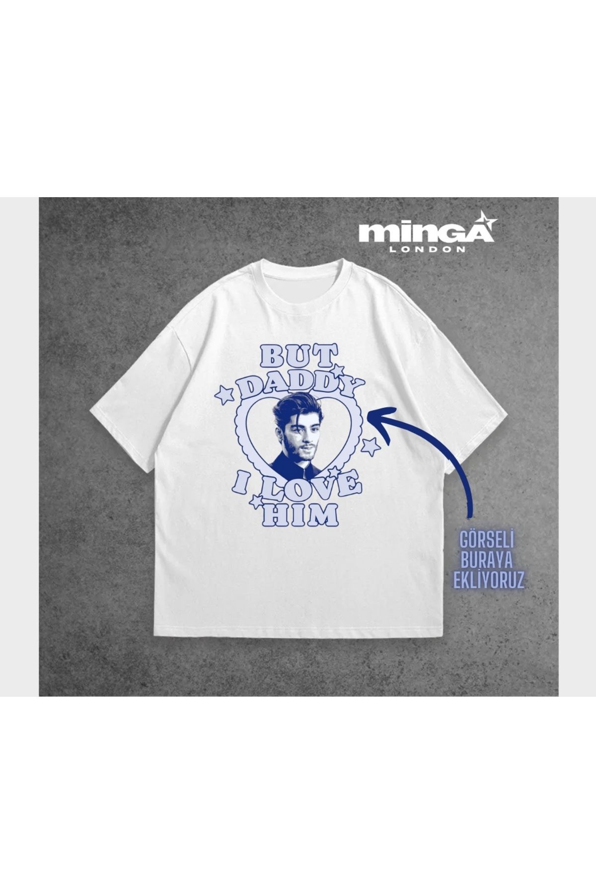 Minga London Beyaz Kişiye Özel Tasarlanan Mavi Kalp Fotoğraflı Yazılı Oversize Tshirt -Minga London