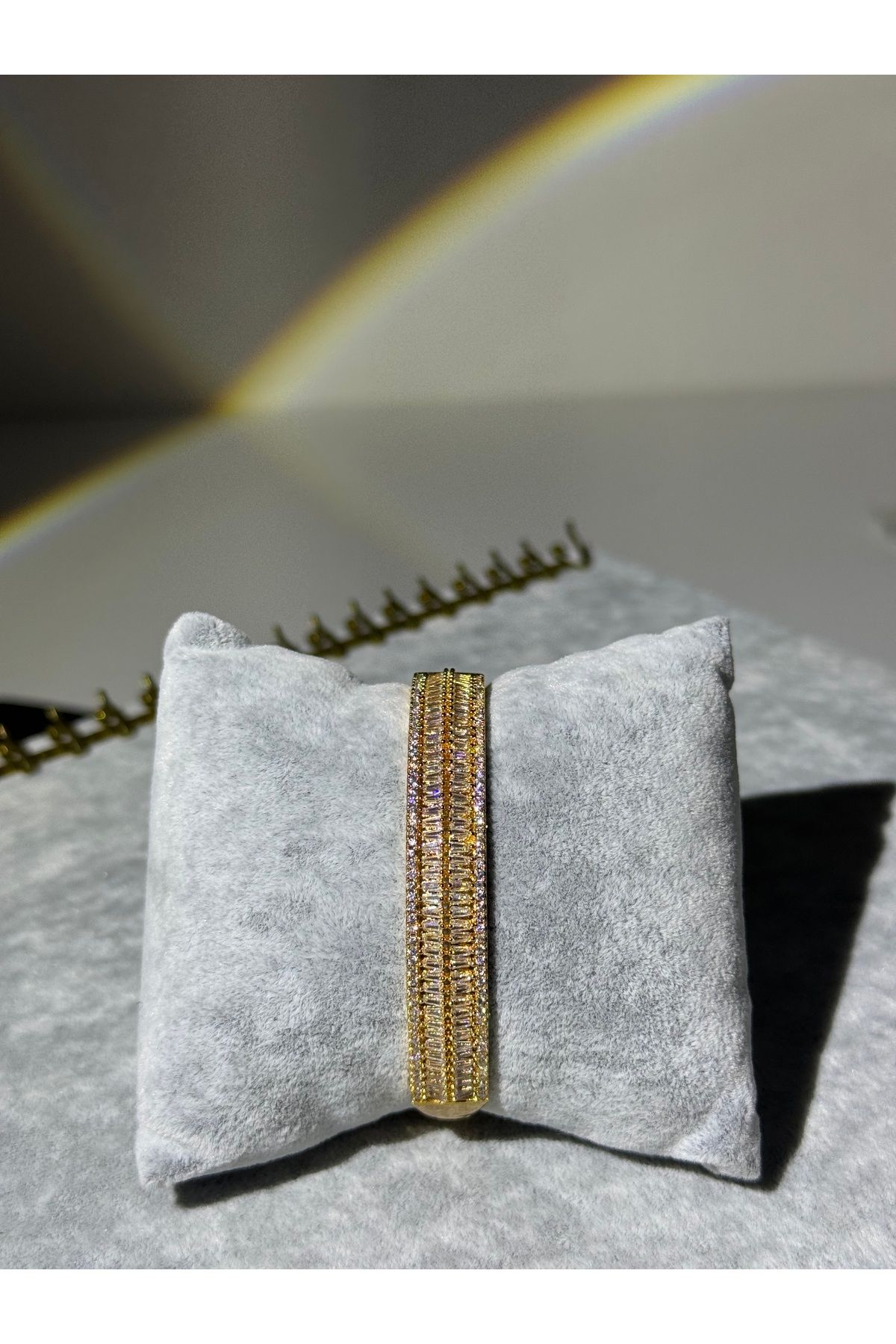 XUPING JEWELRY 18K kelepçeli taşlı çelik bilezik paslanmaz kararmaz