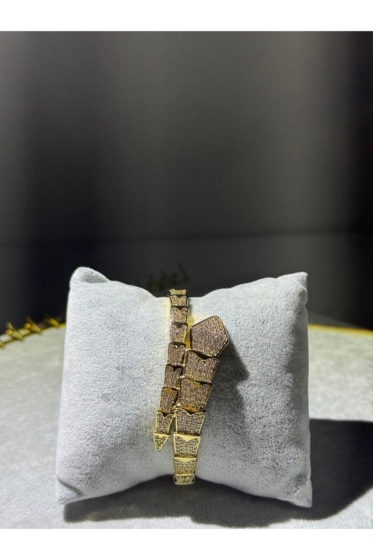 XUPING JEWELRY 18K yılan figürlü kelepçeli Çelik bilezik paslanmaz kararmaz