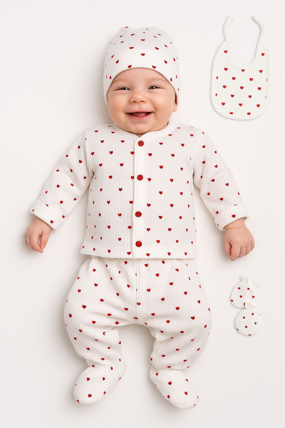Trend Bebe Butik Yenidoğan Hastane Çıkışı 5’li Set – Kırmızı Kalp Desenli %100 Pamuk Bebek Giyim Takımı